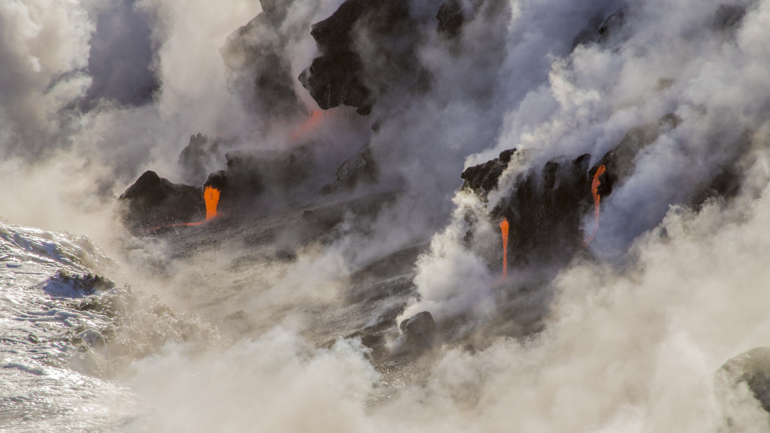 Обои волна, ветровая волна, облако, вода, реки в разрешении 2560x1440