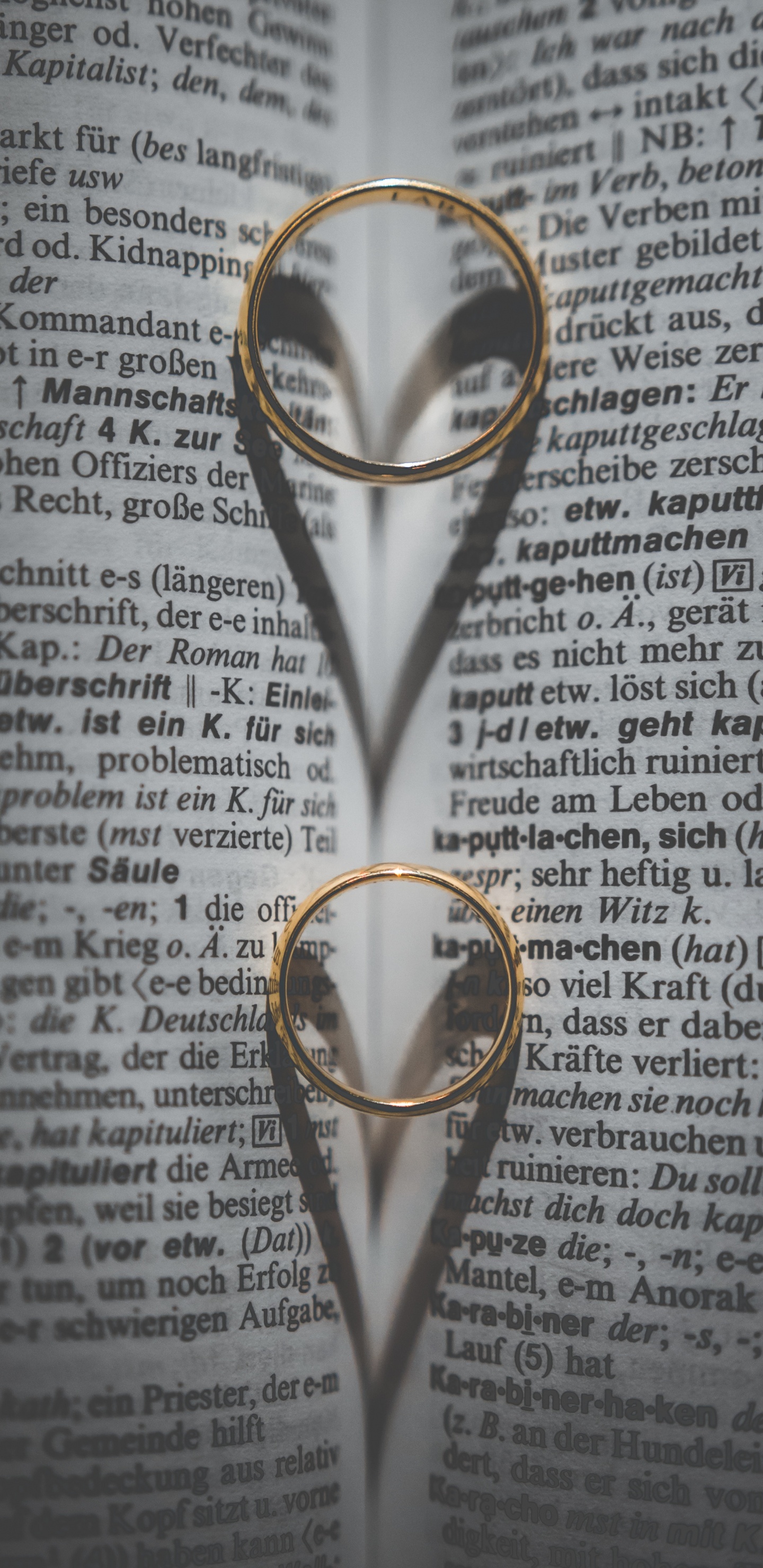 Обои кольцо, обручальное кольцо, свадьба, текст, брак в разрешении 1440x2960