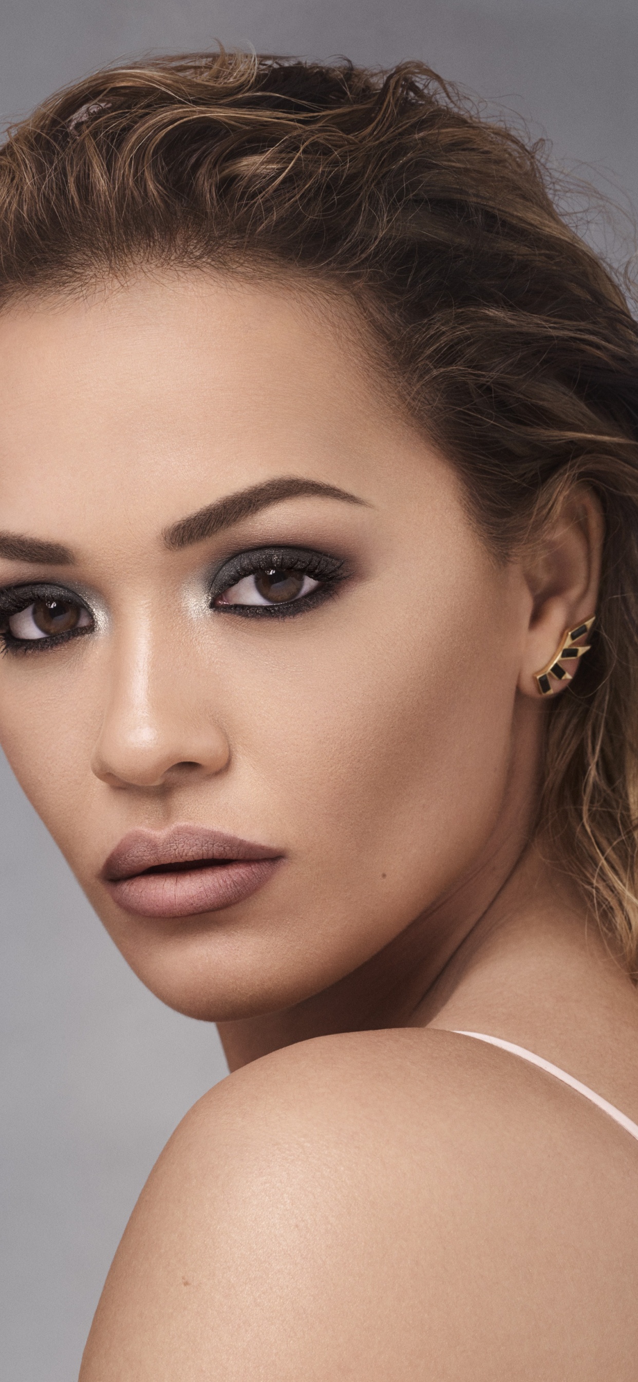 Обои Рита ора, девчата, волосы, лицо, бровь в разрешении 1242x2688