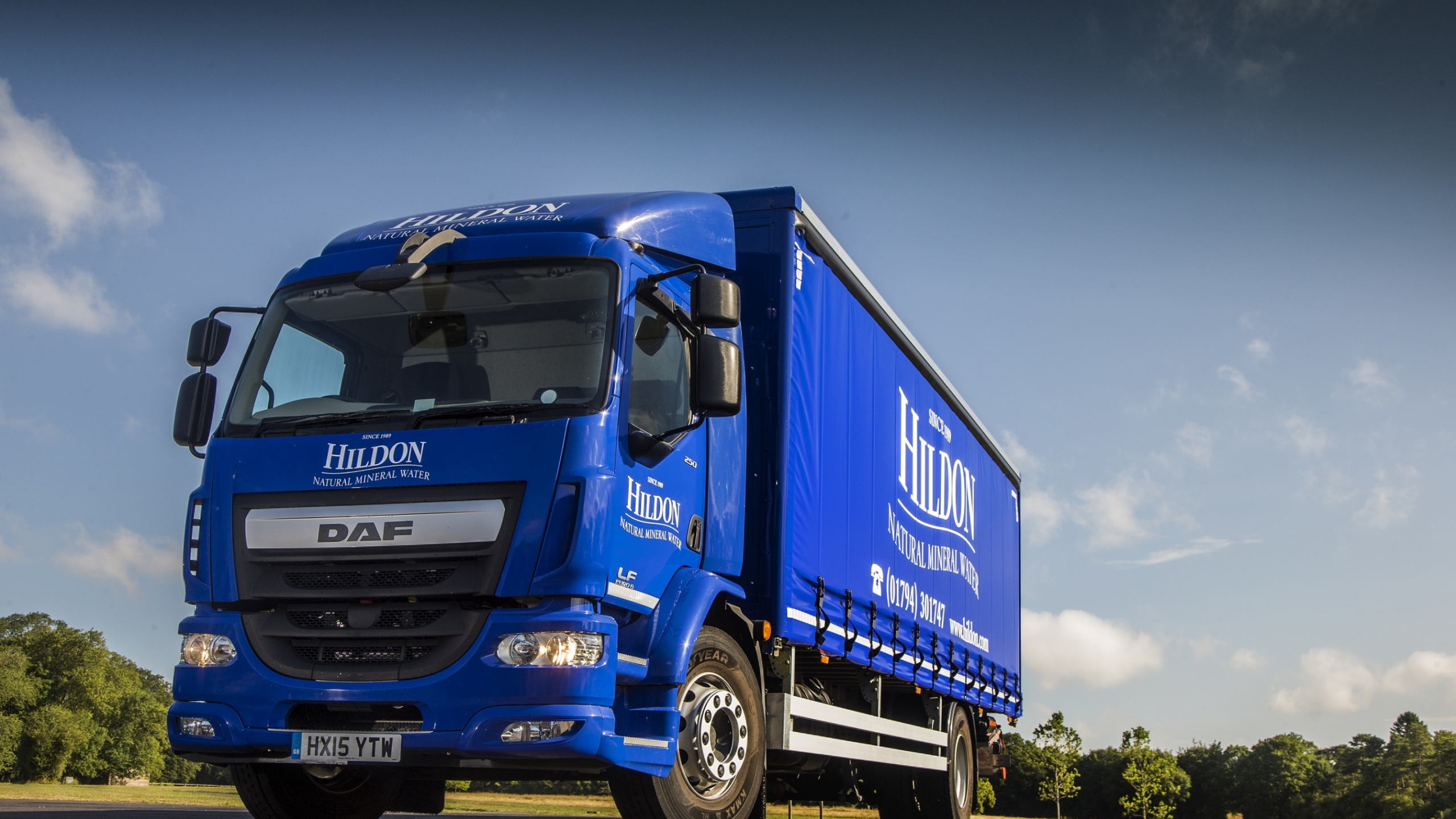 Обои грузовик, грузовых автомобилей DAF, транспорт, грузовые перевозки, трейлер тележки в разрешении 2560x1440