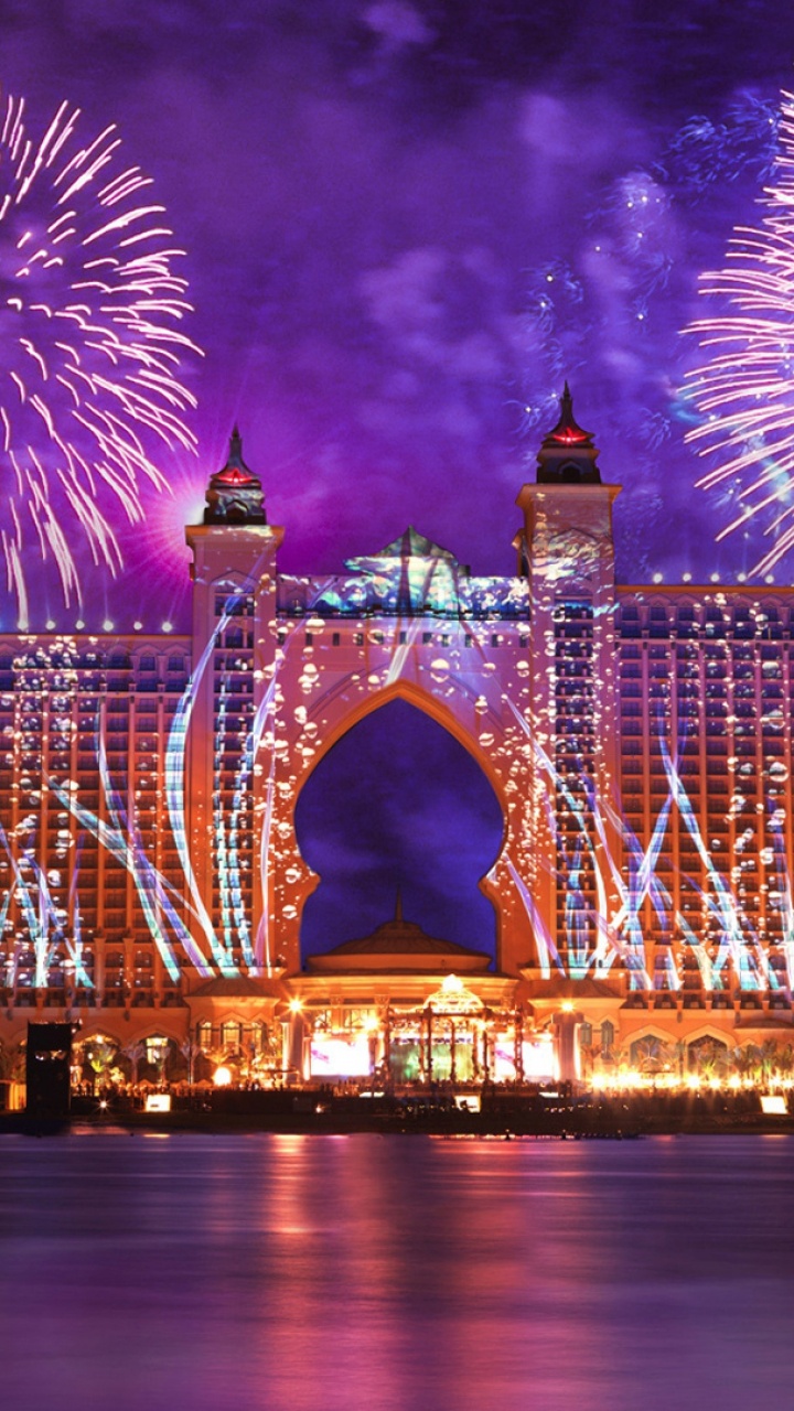 Обои салют, ориентир, городской пейзаж, отражение, город в разрешении 720x1280