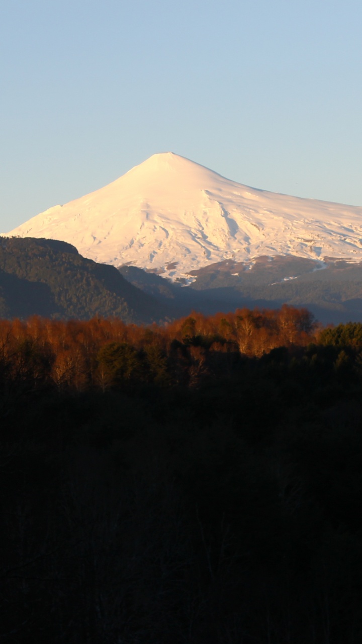 Обои пейзажи гор, нагорье, гора, горный хребет, горный рельеф в разрешении 720x1280