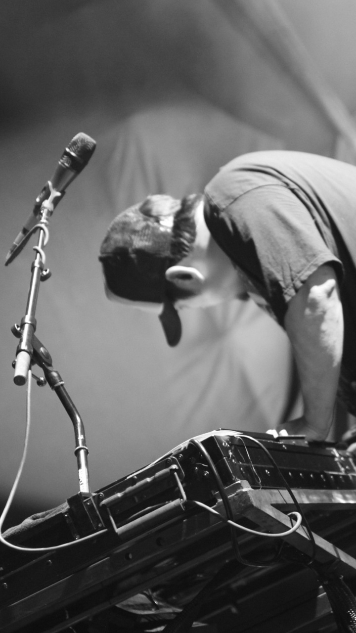 Обои Линкин Парк, Щипковый струнный инструмент, музыкант, черный, Представление в разрешении 720x1280