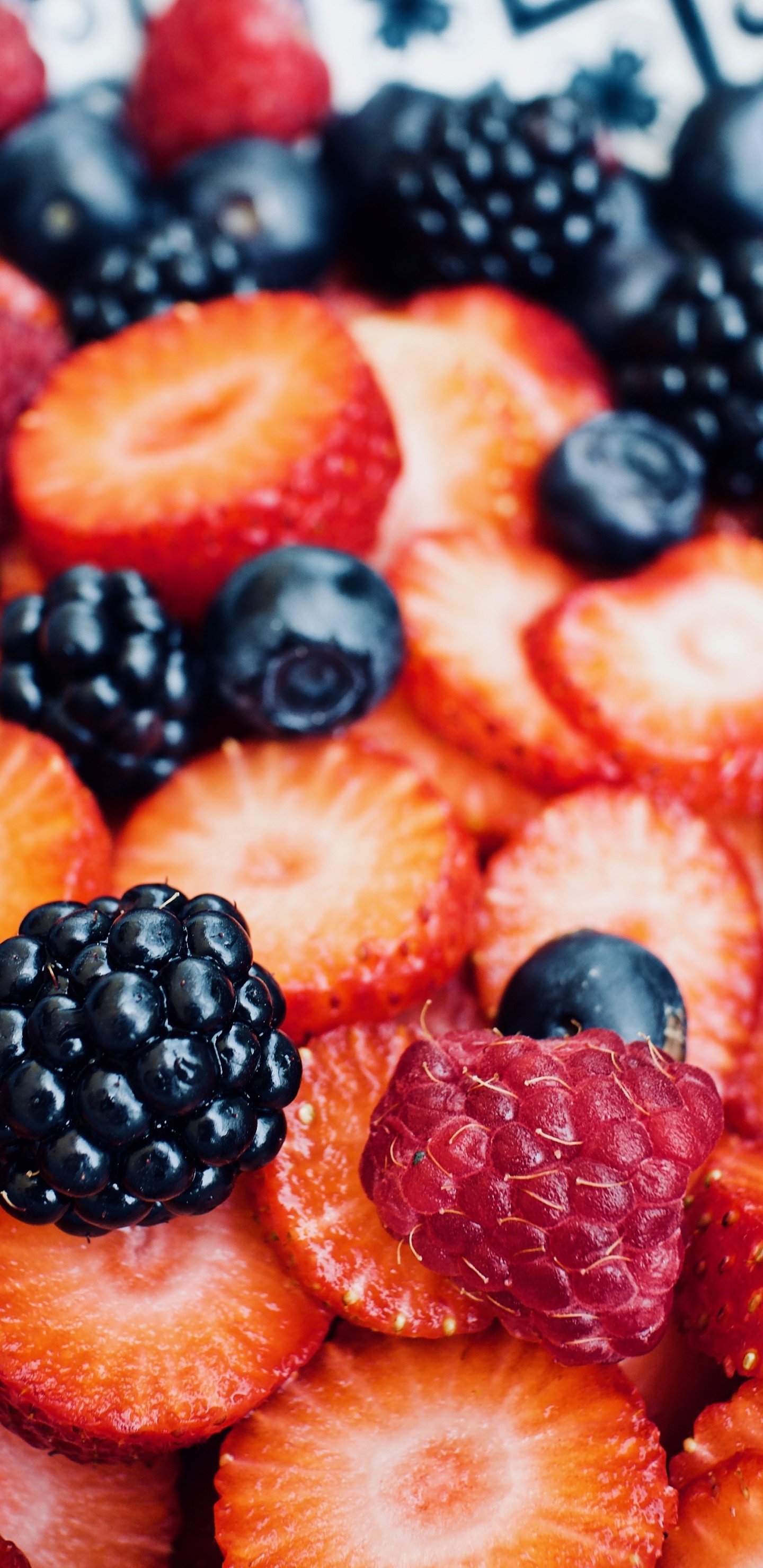 Обои ягоды, Blackberry, фрукты, природные продукты, пища в разрешении 1440x2960