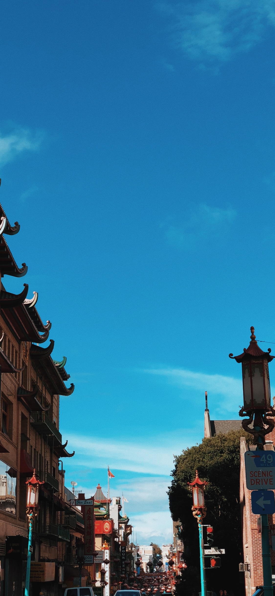 Обои чайнатаун, туризм, достопримечательность, городок, дорога в разрешении 1125x2436