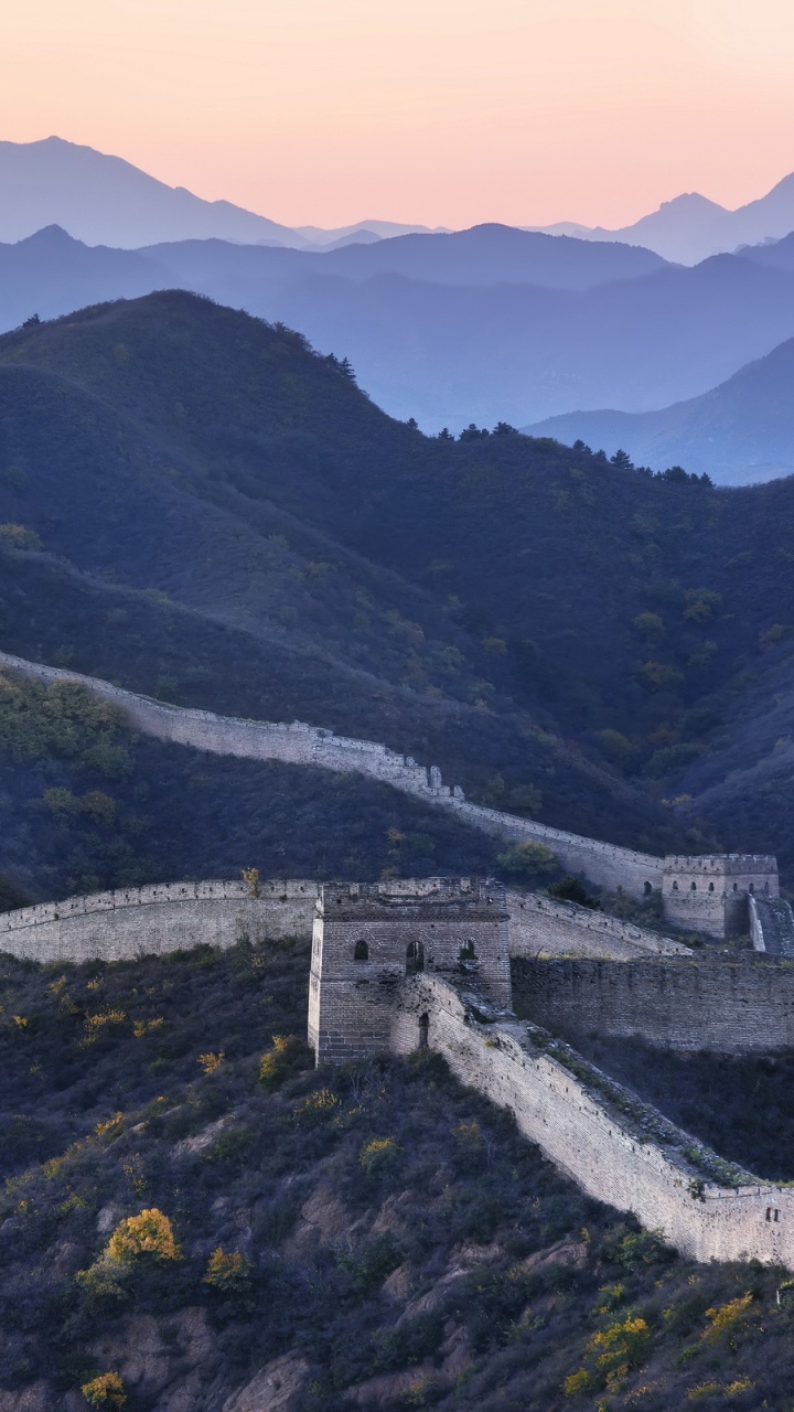 Обои великая Китайская стена, горный рельеф, гора, горный хребет, ориентир в разрешении 720x1280