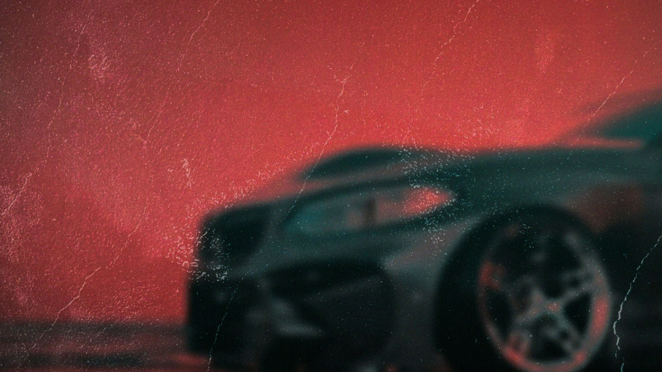 Обои легковые автомобили, вода, шина, колесо, автомобильное освещение в разрешении 1366x768