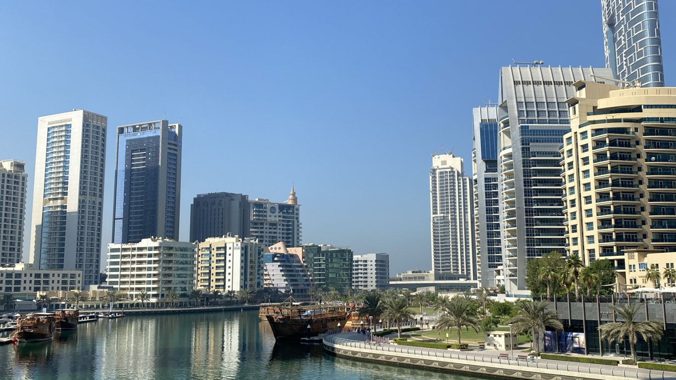 Обои Дубай, Дубай Марина, водоем, башня, дневное время в разрешении 1366x768