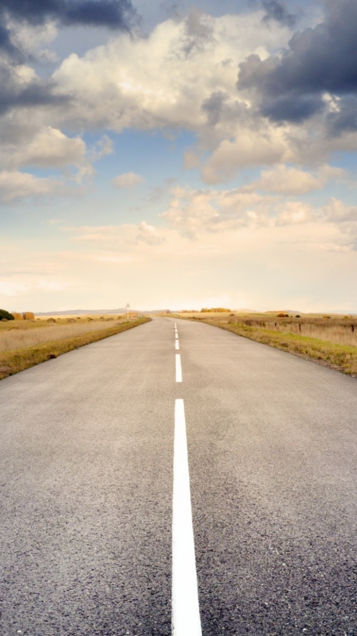 Обои дорога, природный ландшафт, облако, горизонт, асфальт в разрешении 720x1280