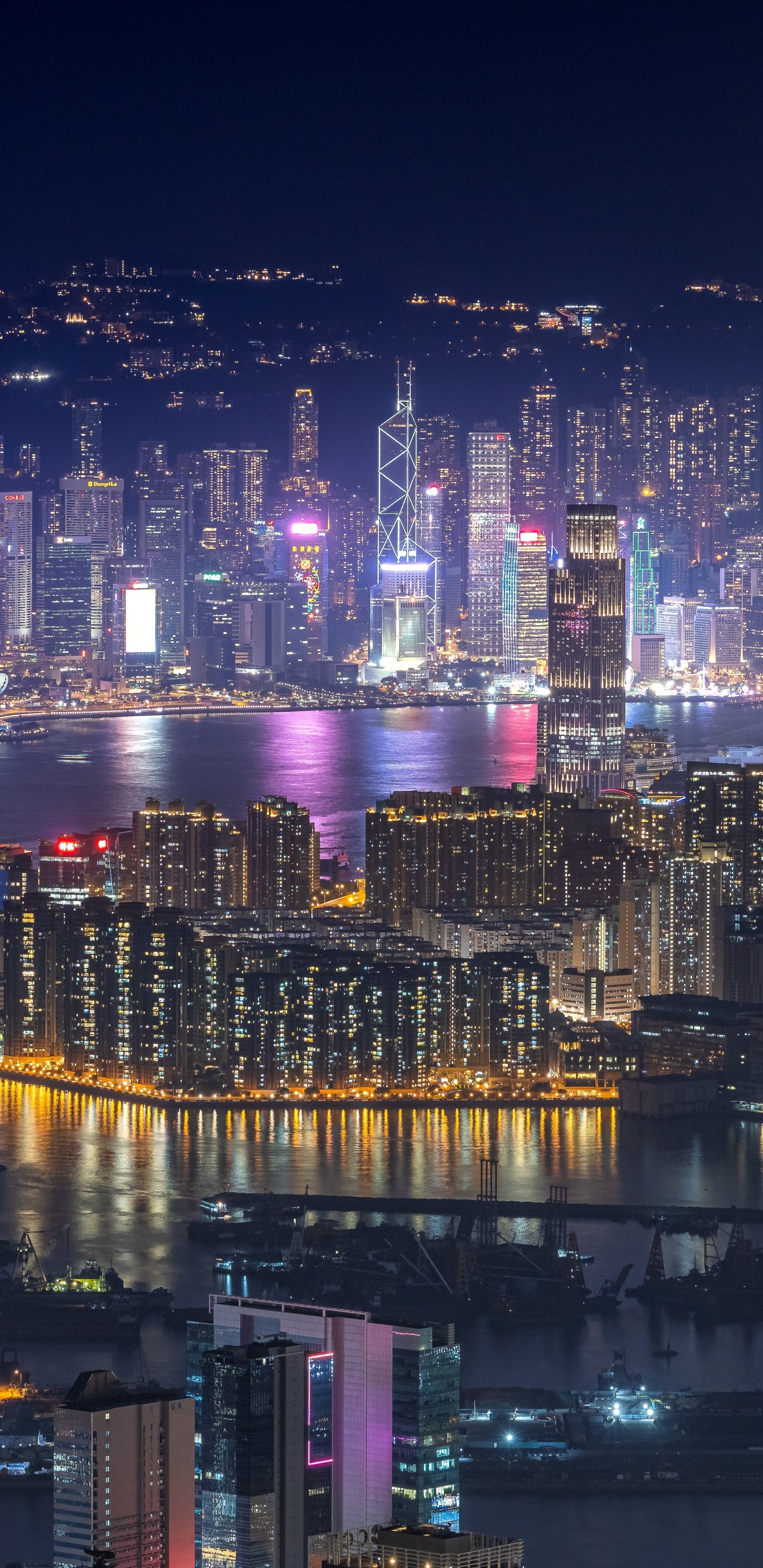 Обои Гонконг, здание, небоскреб, вода, пурпур в разрешении 1440x2960