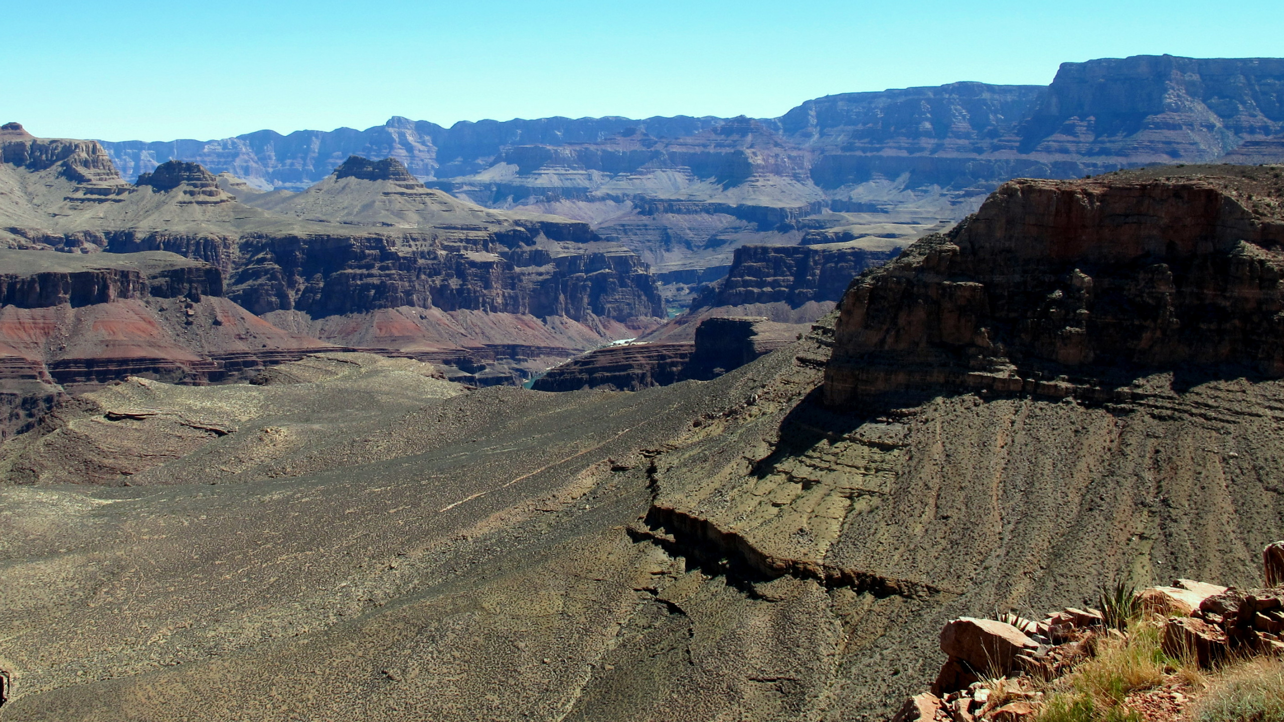 Обои бесплодные земли, Гранд Каньон Виллидж, большой каньон, национальный парк, каньон в разрешении 2560x1440