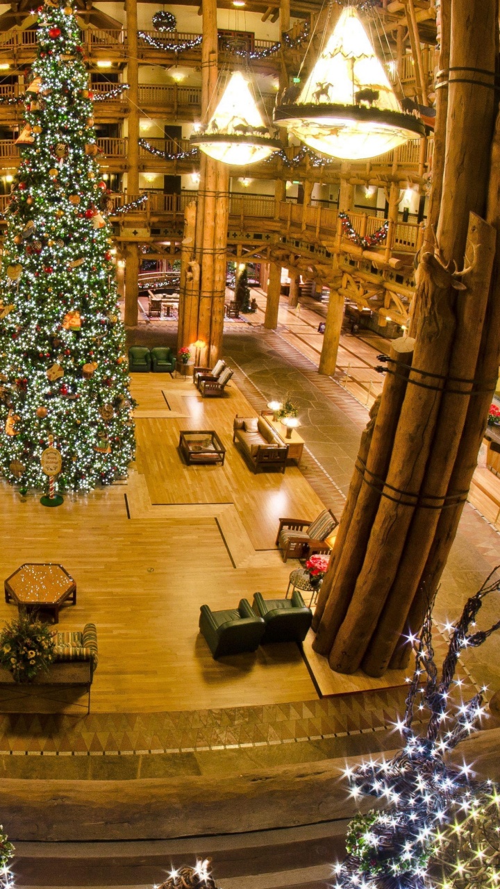 Обои Рождество, Рождественские украшения, дерево, торговый центр, лобби в разрешении 720x1280