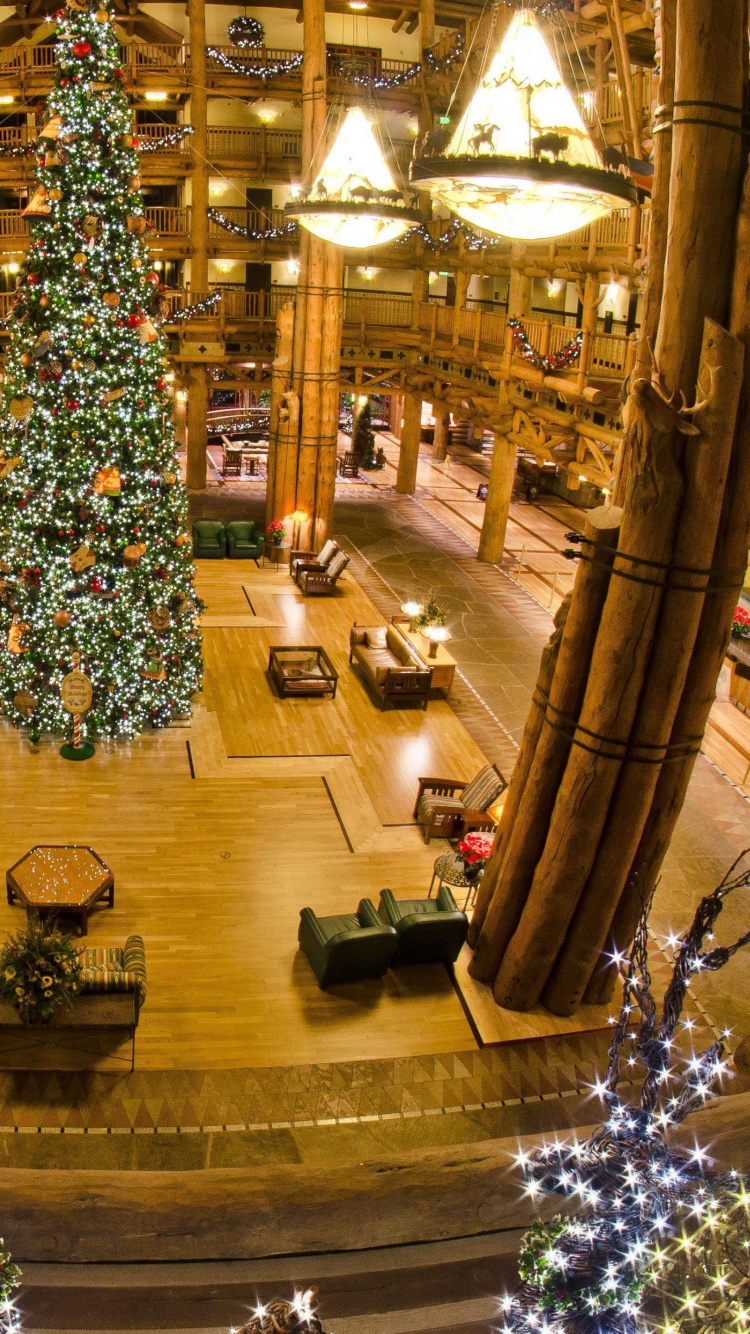 Обои Рождество, Рождественские украшения, дерево, торговый центр, лобби в разрешении 750x1334