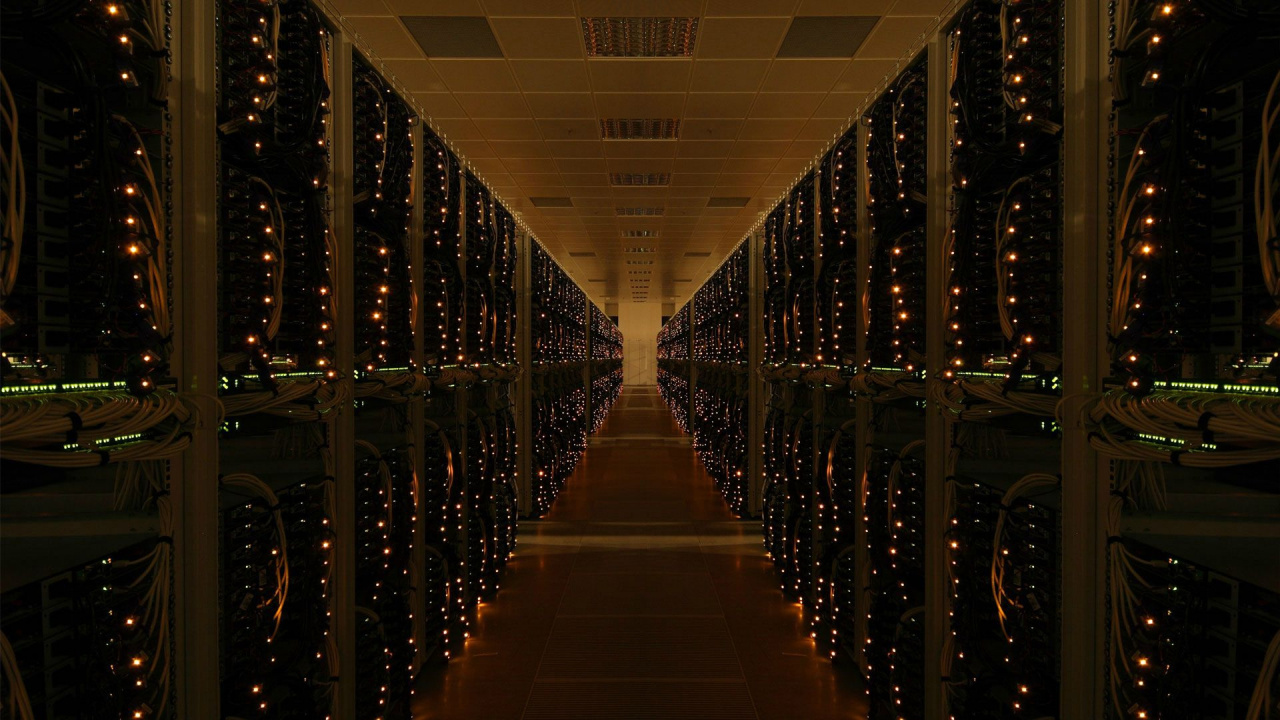 Обои Серверная комната, центр обработки данных, симметрия, архитектура, ночь в разрешении 1280x720