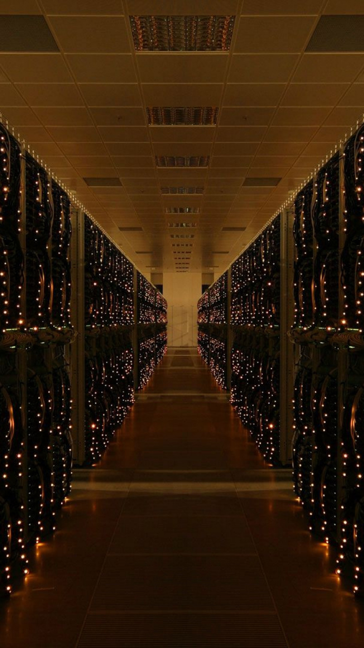 Обои Серверная комната, центр обработки данных, симметрия, архитектура, ночь в разрешении 750x1334