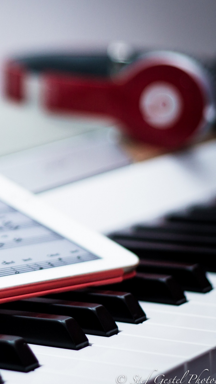 Обои технологии, электронное устройство, цифровое пианино, электронный инструмент, фортепьяно в разрешении 750x1334