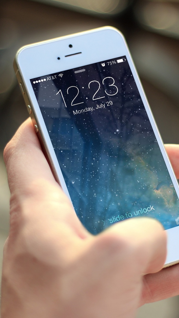 Обои apple, смартфон, гаджет, коммуникационное устройство, портативное устройство коммуникации в разрешении 720x1280
