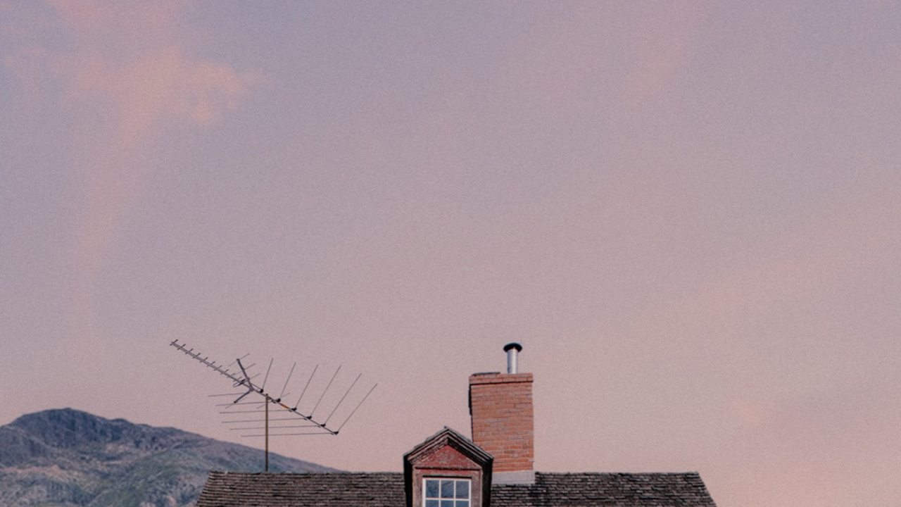 Обои Мануэль Майо, спутниковая станция, спотифай, Лирика, песня в разрешении 1280x720