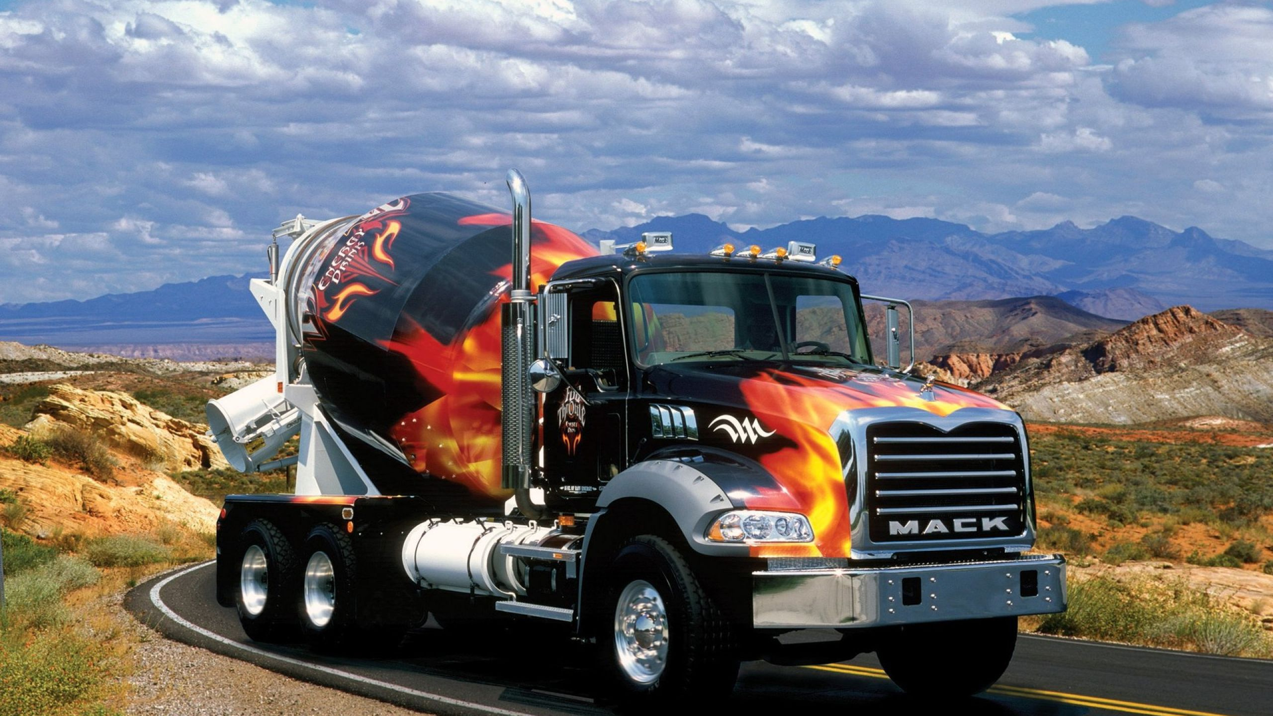 Обои грузовики mack, Грузовики volvo, грузовик, авто, транспорт в разрешении 2560x1440