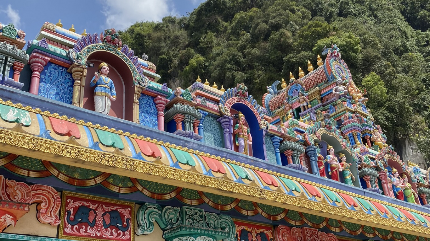 Обои китайская архитектура, туризм, архитектура, ориентир, храм в разрешении 1366x768