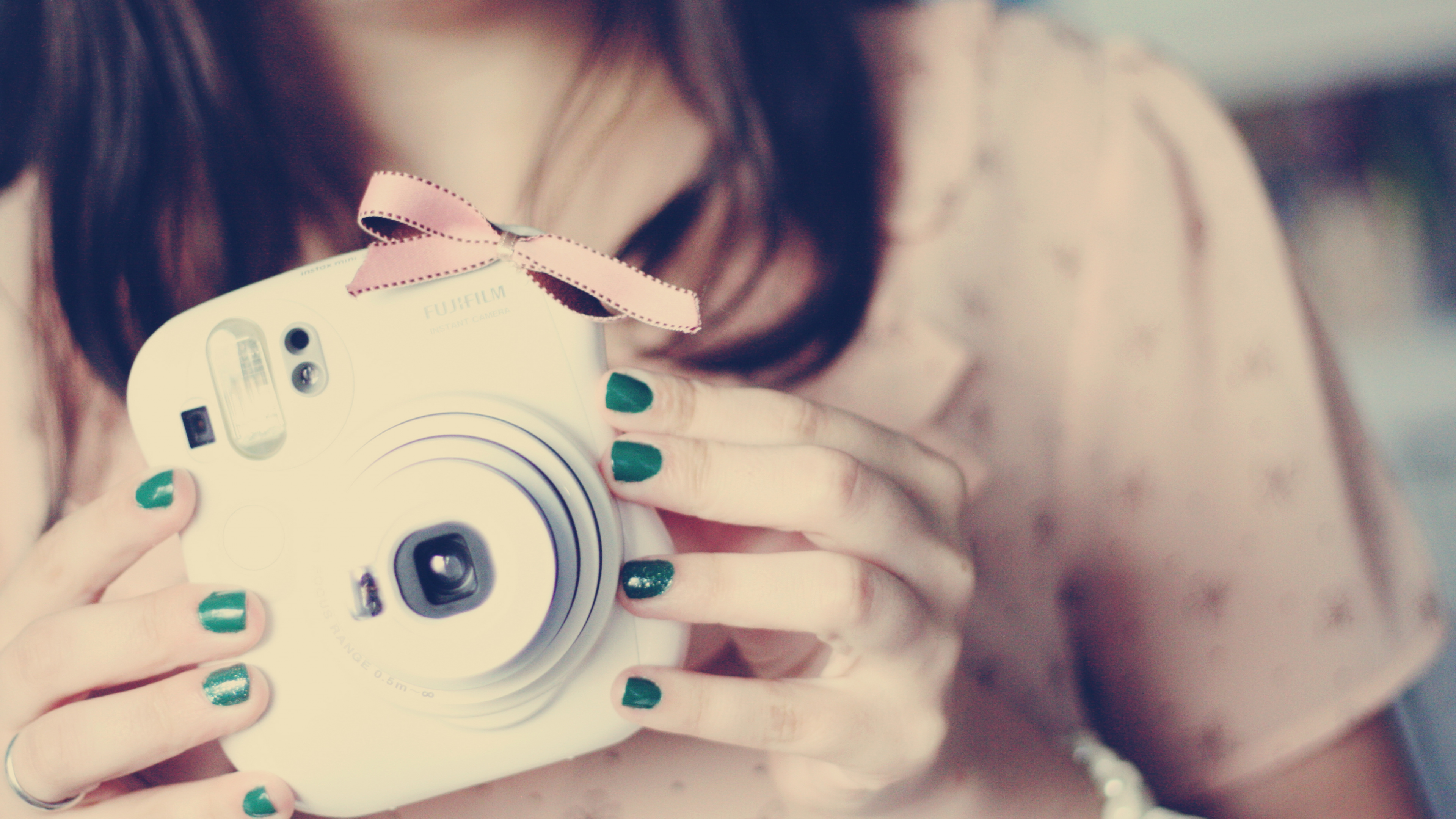 Обои камеры девушки, камера, белые, кожа, розовый в разрешении 3840x2160