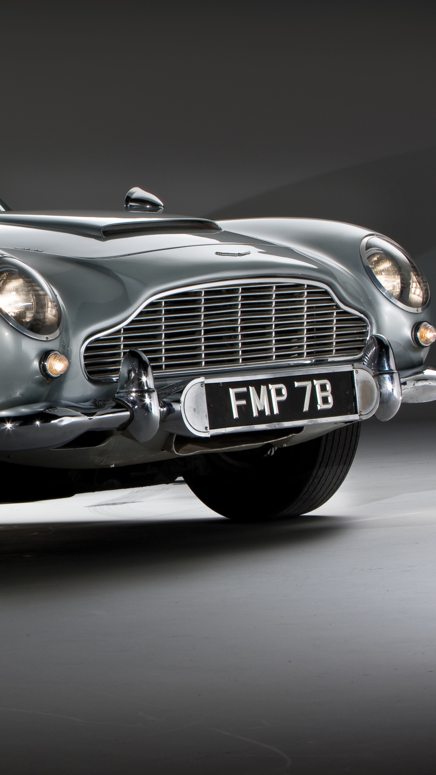 Обои aston martin db5, Астон Мартин, Джеймс Бонд, спорткар, Астон Мартин дбс в разрешении 1440x2560