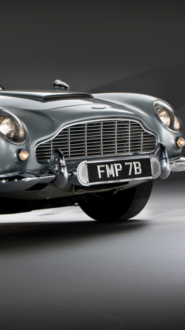 Обои aston martin db5, Астон Мартин, Джеймс Бонд, спорткар, Астон Мартин дбс в разрешении 750x1334
