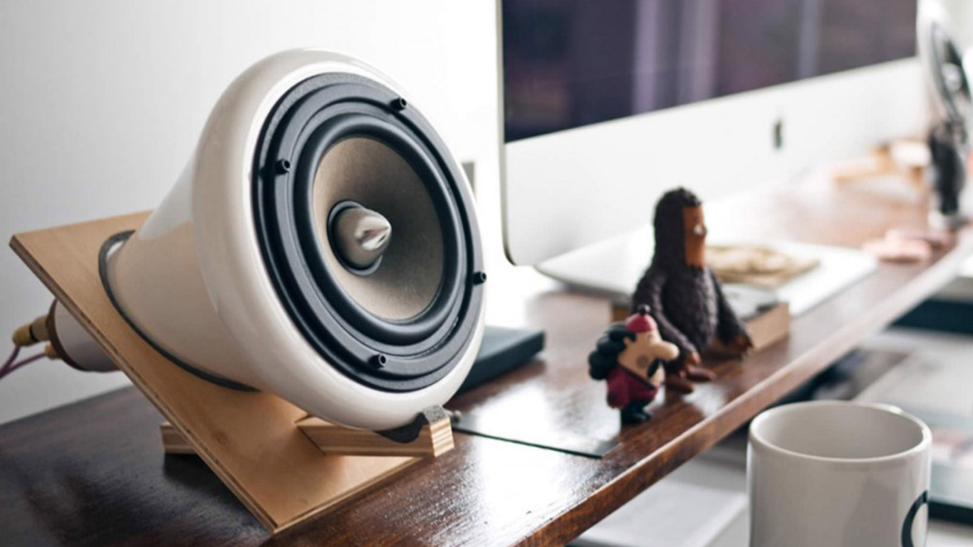 Обои звуковое оборудование, громкоговоритель, технологии, электронное устройство, аудио в разрешении 1366x768