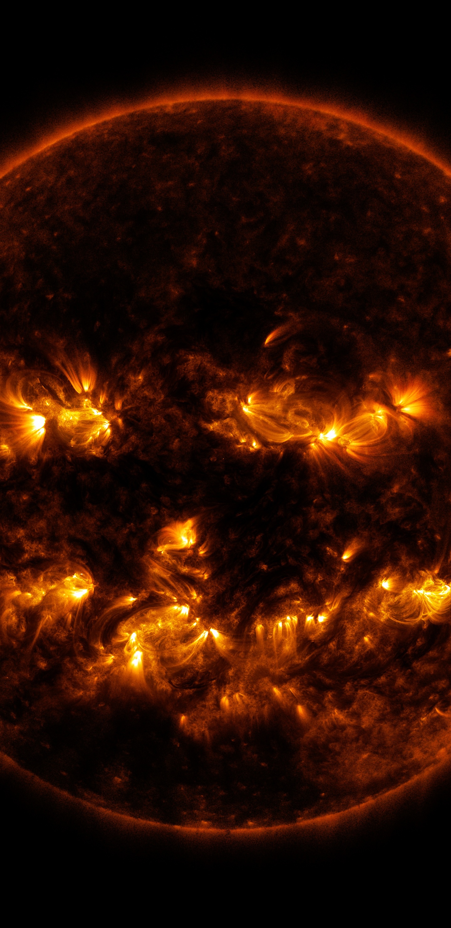 Обои небо, Обсерватория Солнечной Динамики, пламя, темнота, космический телескоп в разрешении 1440x2960