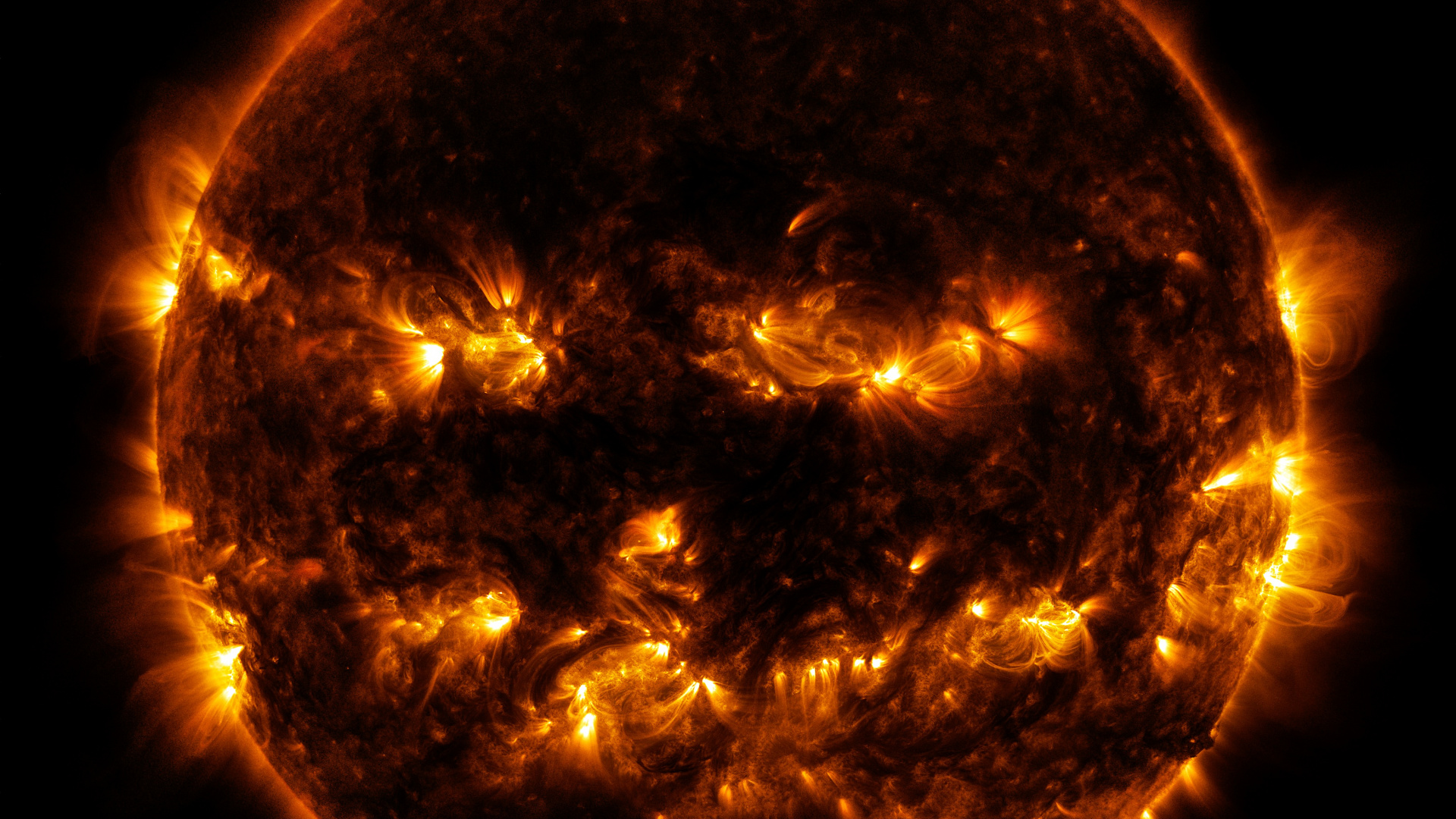 Обои небо, Обсерватория Солнечной Динамики, пламя, темнота, космический телескоп в разрешении 1920x1080