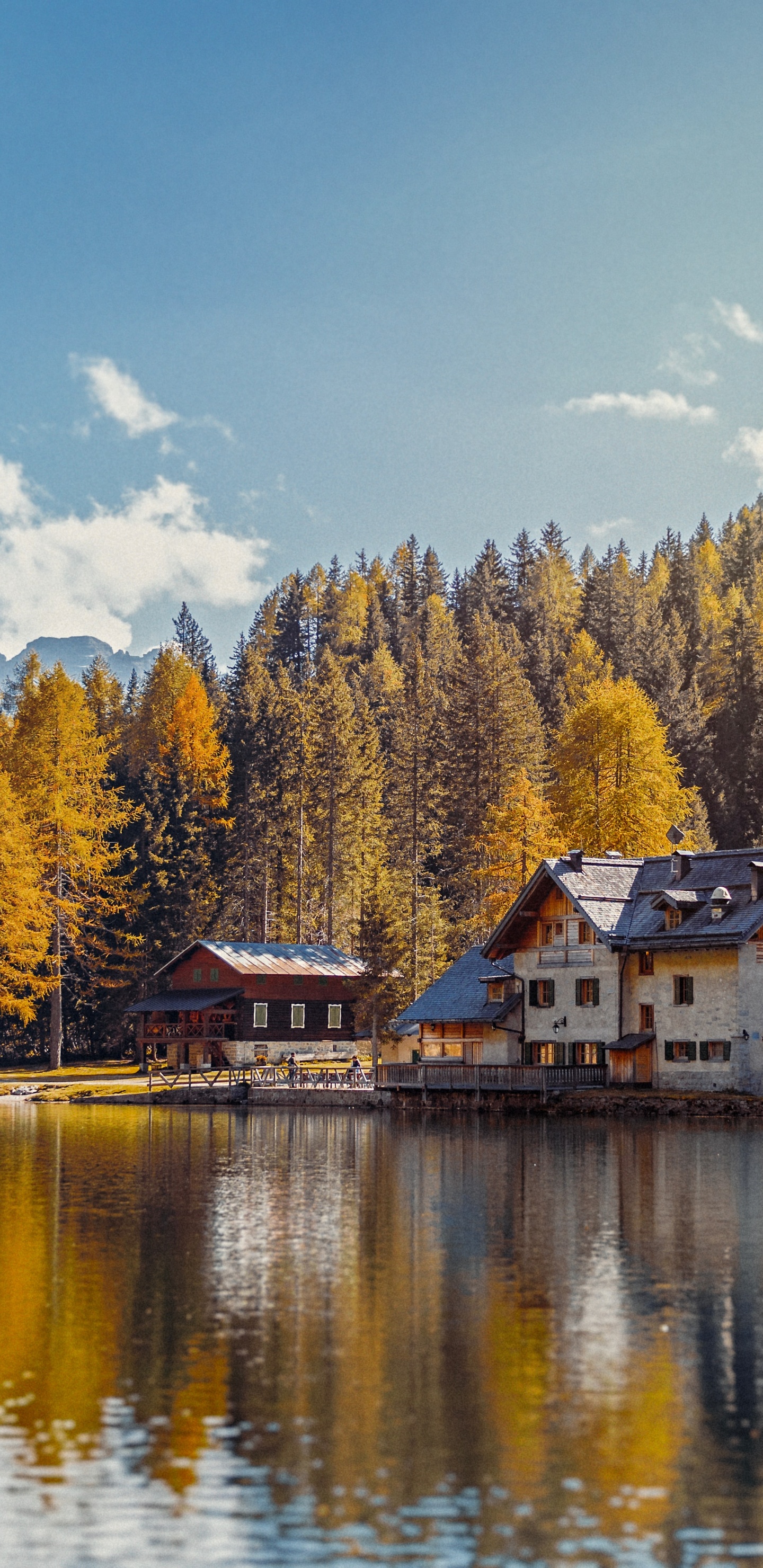 Обои домик у горного озера, коттедж, сезонная аренда, прокат, аренда кают в разрешении 1440x2960