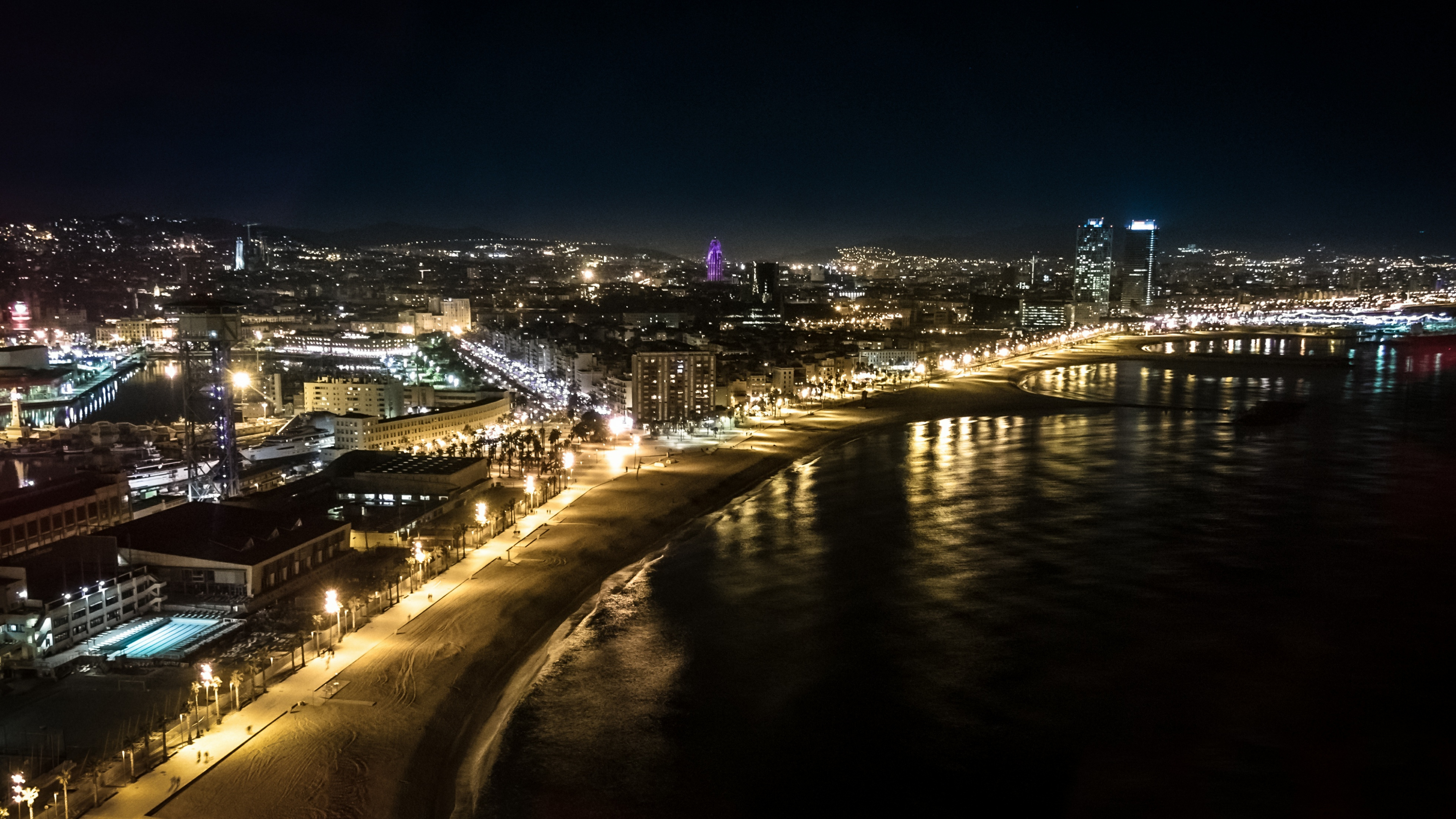 Обои Ночь В Барселоне, ночь, городской пейзаж, город, городской район в разрешении 3840x2160