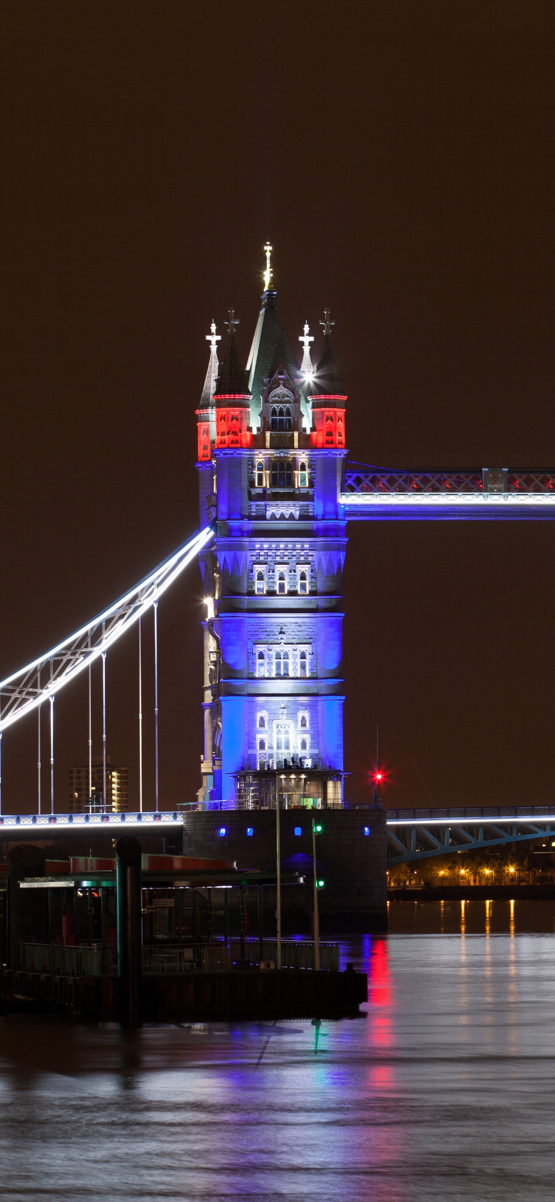 Обои тауэрский мост, лондонский Тауэр, вышка, ночь, мост в разрешении 1125x2436