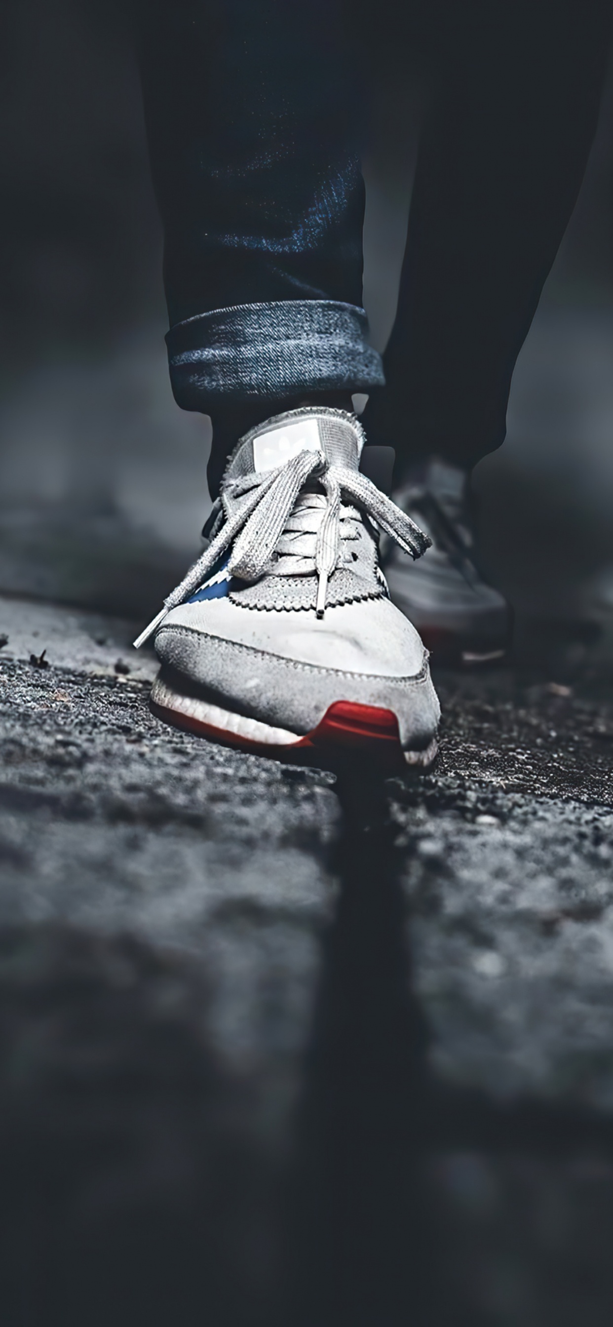 Обои вода, башмак, математика, геометрия, обувь в разрешении 1242x2688