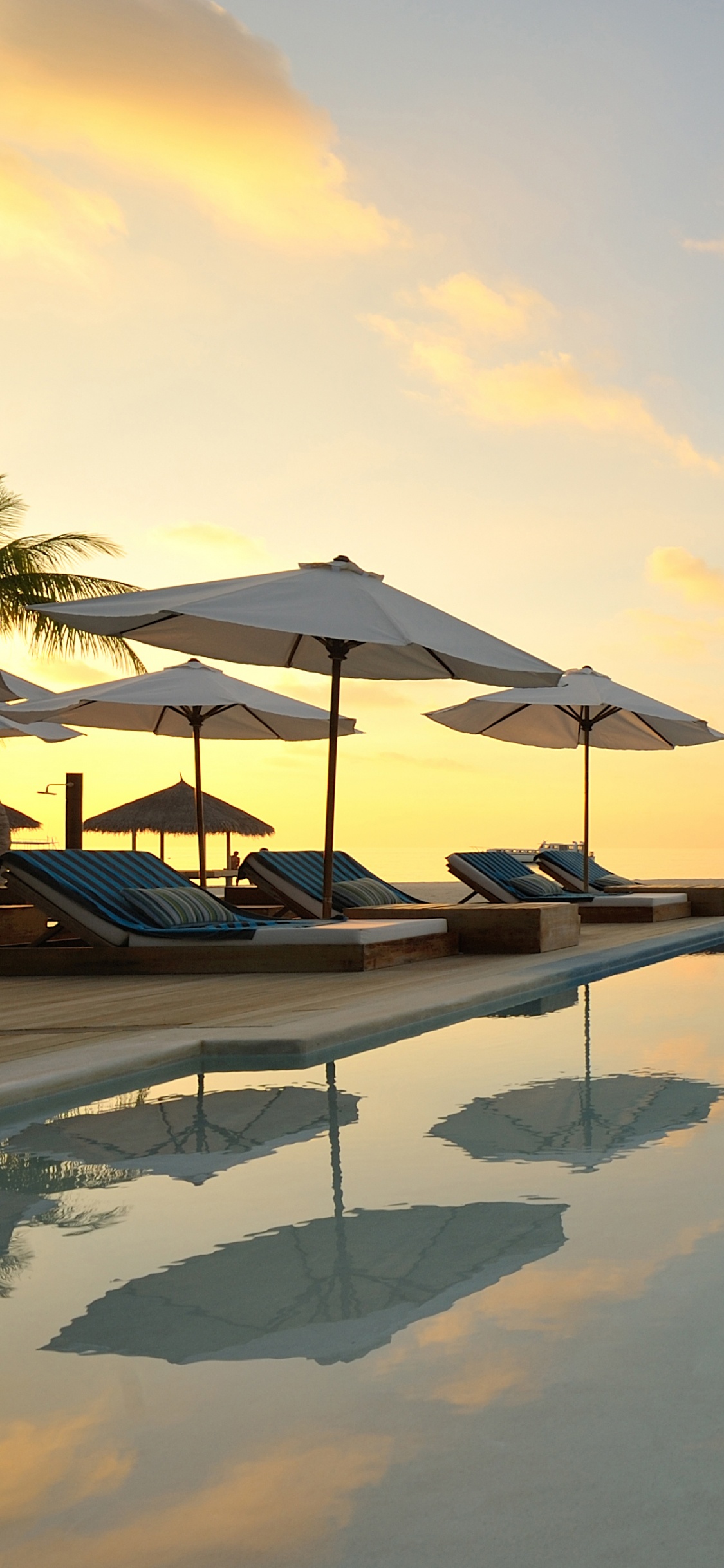 Обои лето, облако, море, утро, горизонт в разрешении 1125x2436