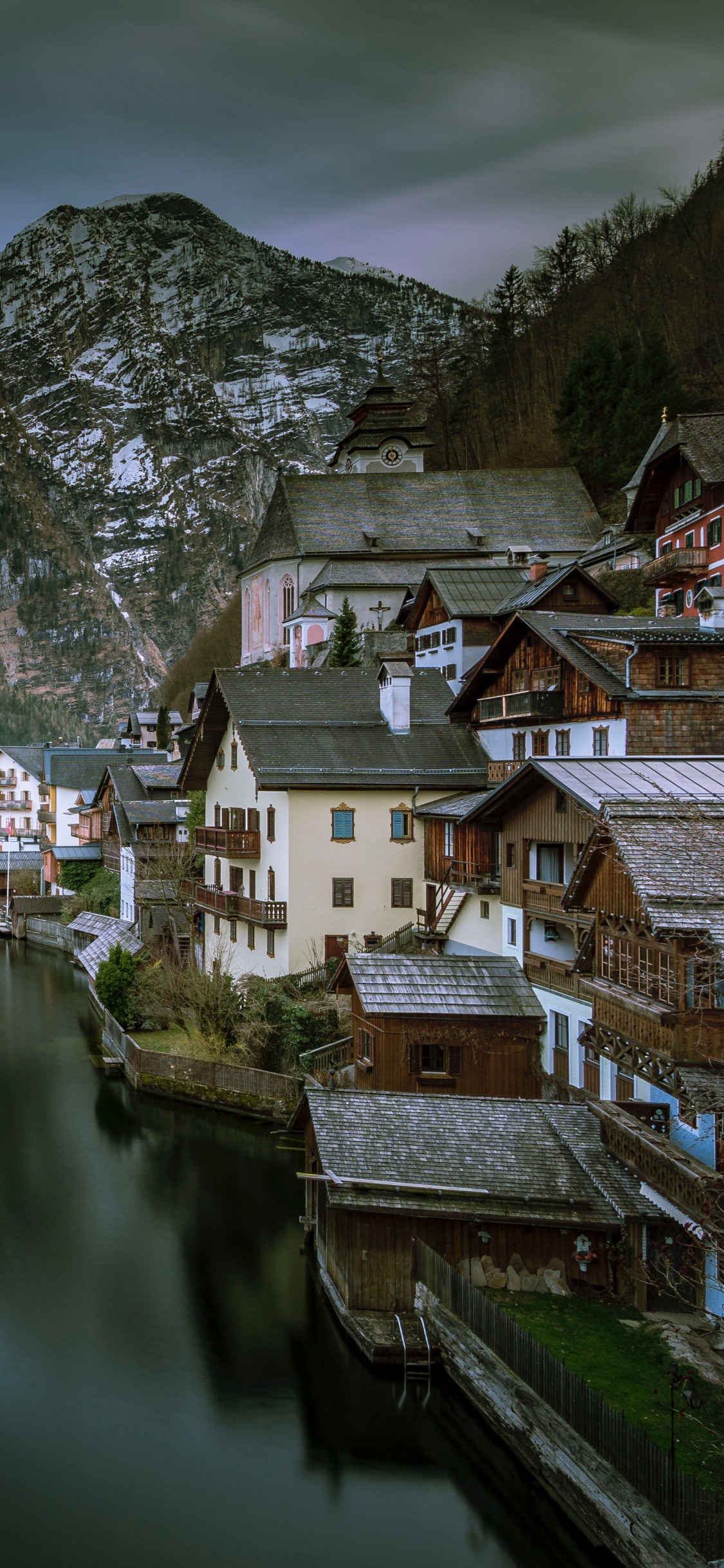 Обои природа, вода, фьорд, отражение, гора в разрешении 1125x2436