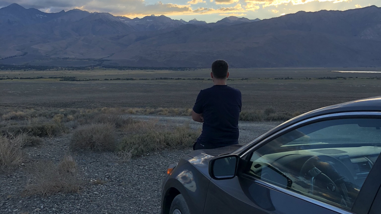 Обои дорога, Король, компактный автомобиль, автомобиль среднего размера, семейный автомобиль в разрешении 1280x720