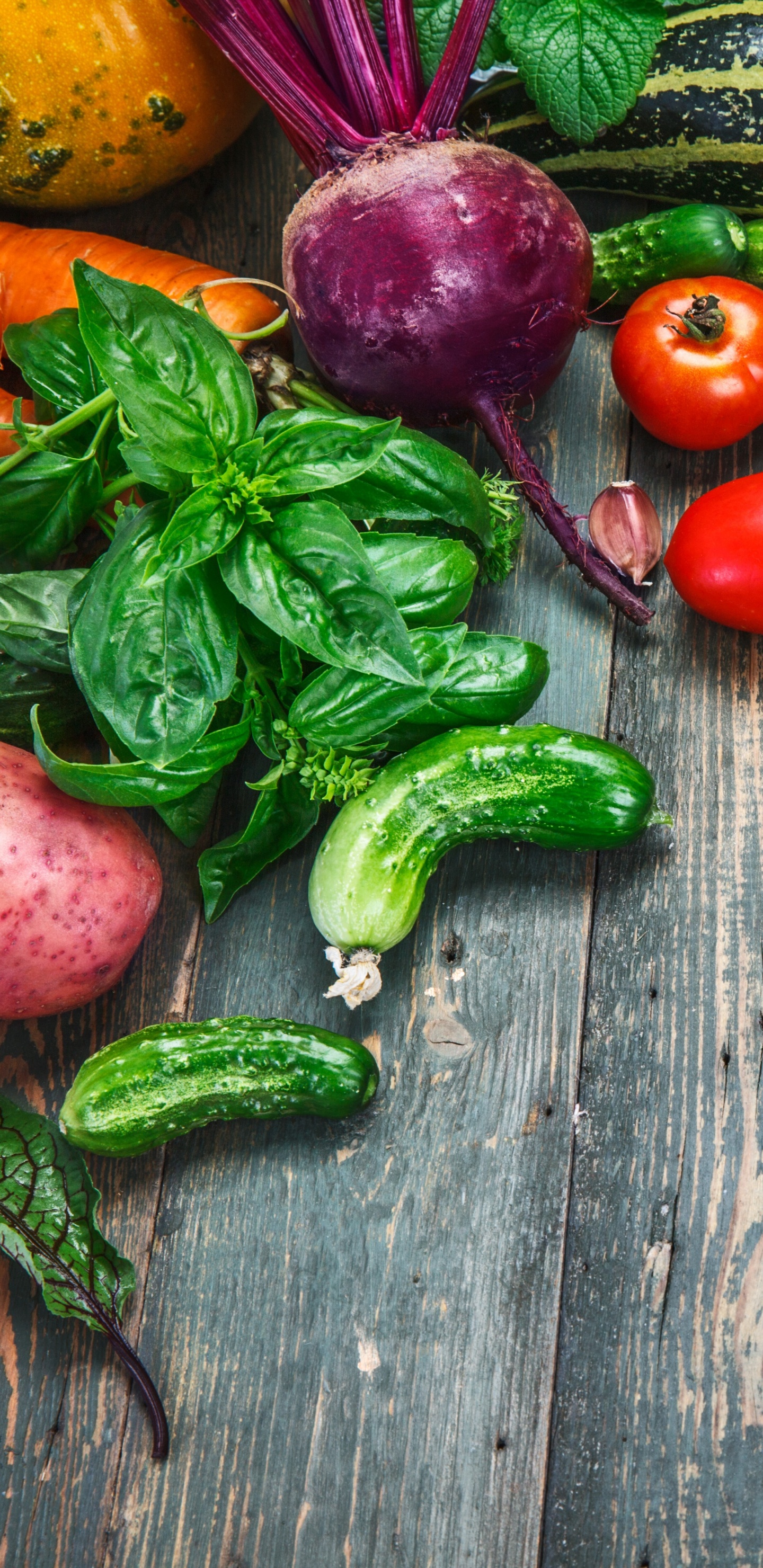 Обои овощ, листовой овощ, огурец, помидор, фрукты в разрешении 1440x2960