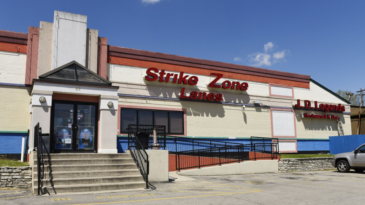 Обои фасад, здание, свойство, недвижимость, Выставочный центр evenementenhal в разрешении 1280x720