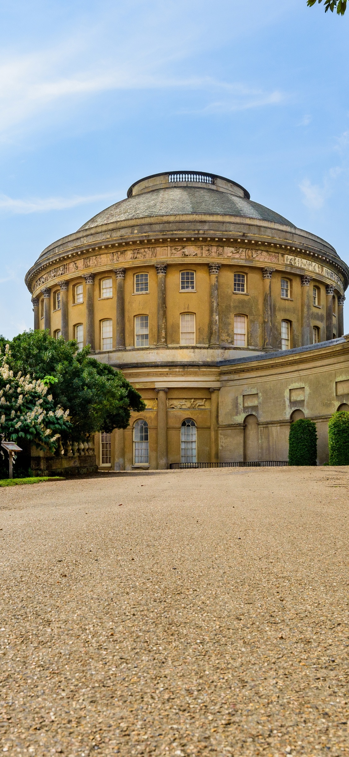 Обои Дом Ickworth, дворец, ориентир, здание, дерево в разрешении 1125x2436