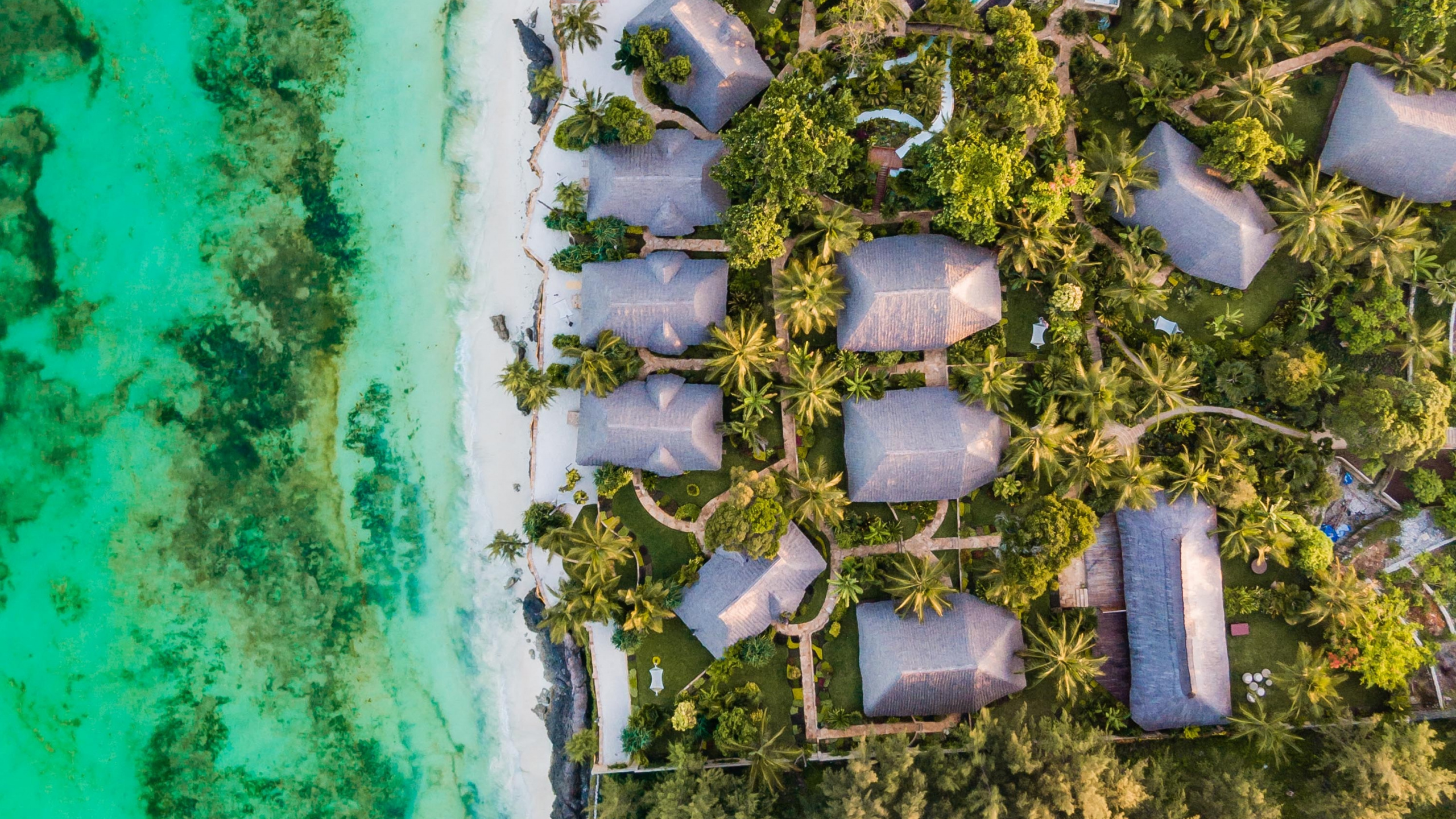 Обои с высоты птичьего полета, пейзаж, телевидение, мир, городской дизайн в разрешении 2560x1440