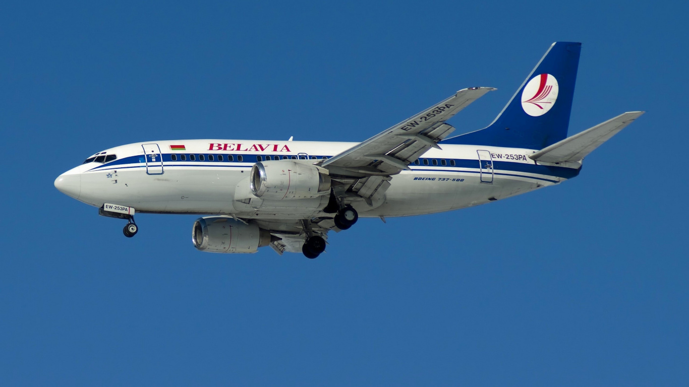 Обои Боинг, авиакомпания, воздушное путешествие, авиалайнер, фотография в разрешении 1366x768