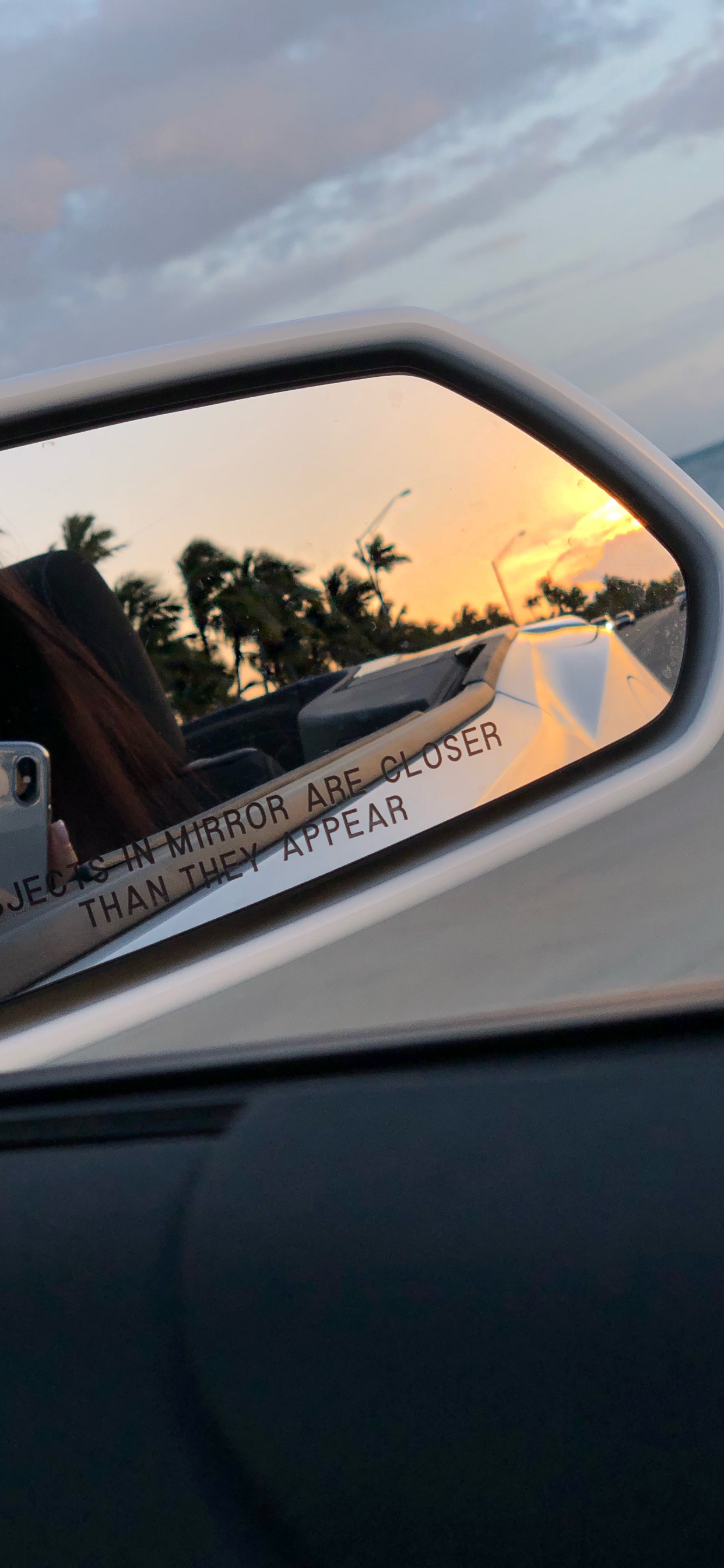 Обои зеркало заднего вида, Король, автомобильное зеркало, Автомобильное боковое зеркало, стекло в разрешении 1242x2688