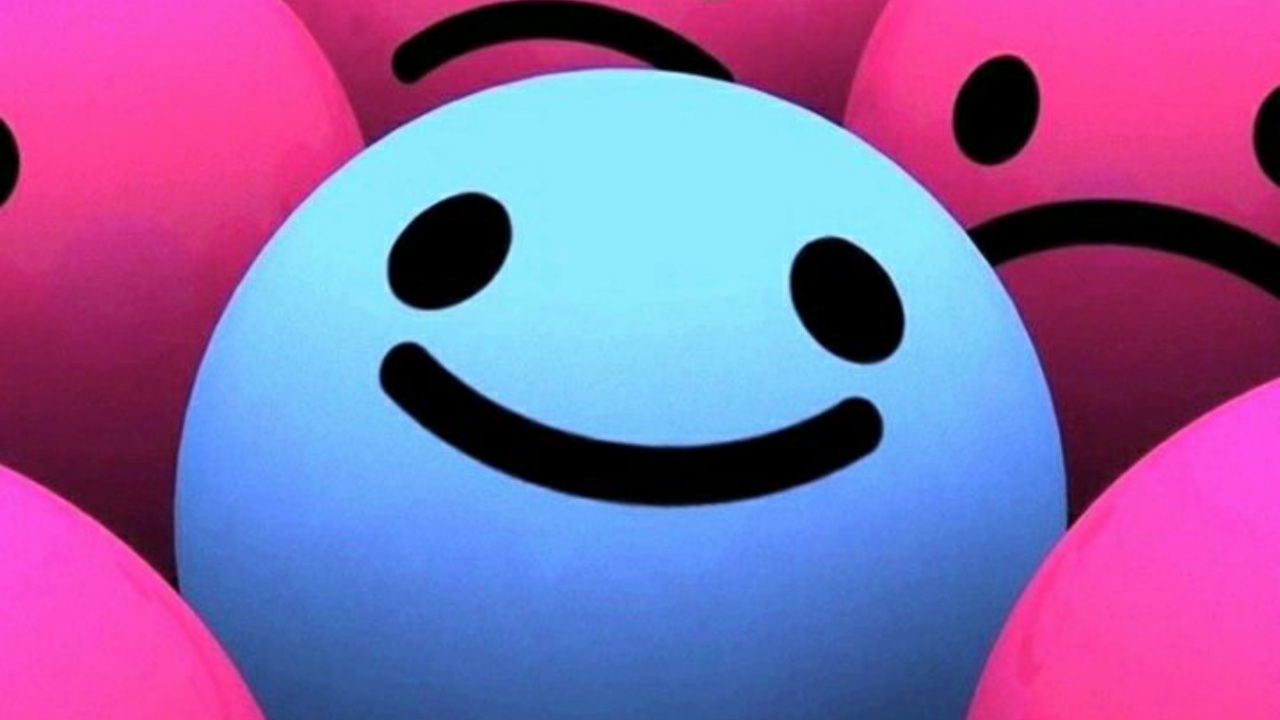 Обои улыбка, крупный план, эмоджи, улыбчивый, игрушка в разрешении 1280x720