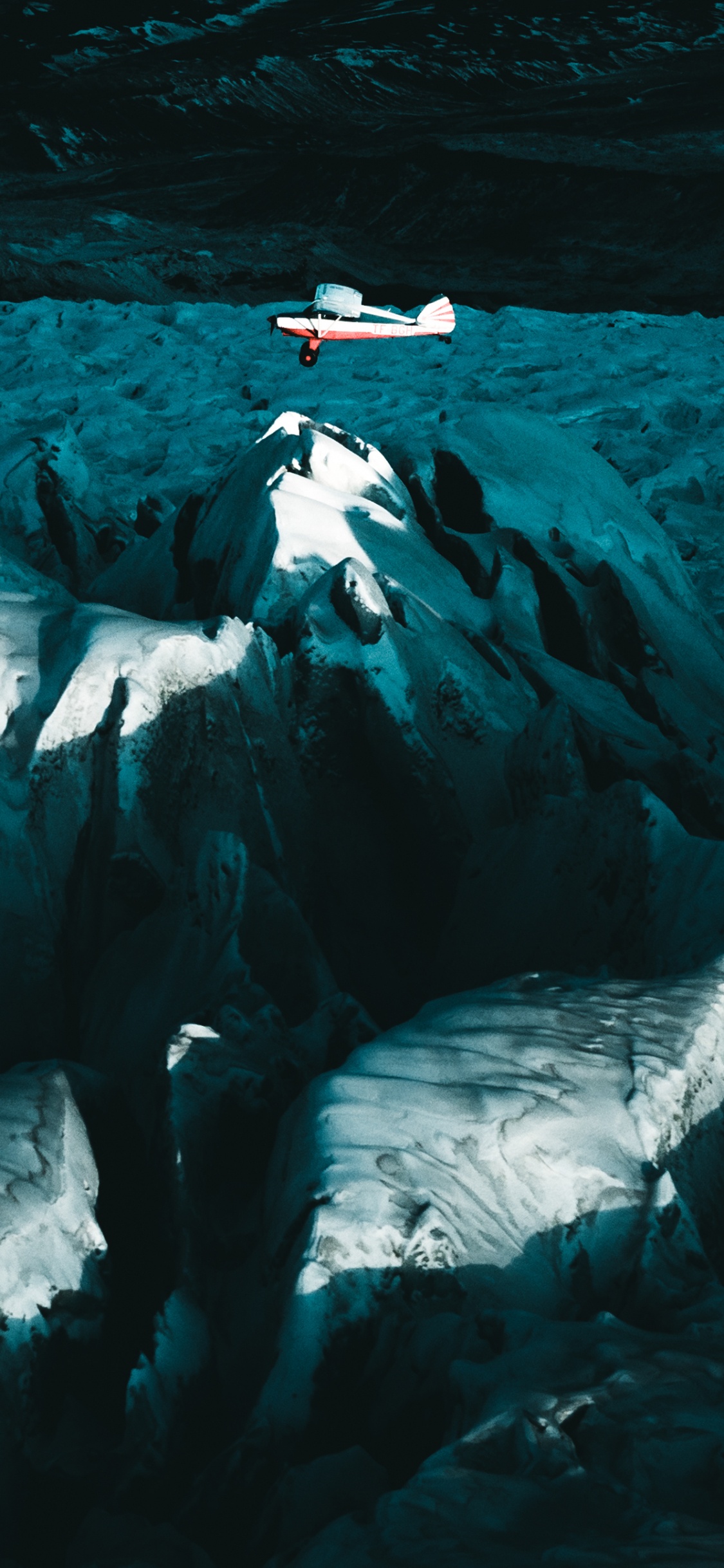 Обои вода, ледник, лед, ледяная форма, мир в разрешении 1125x2436