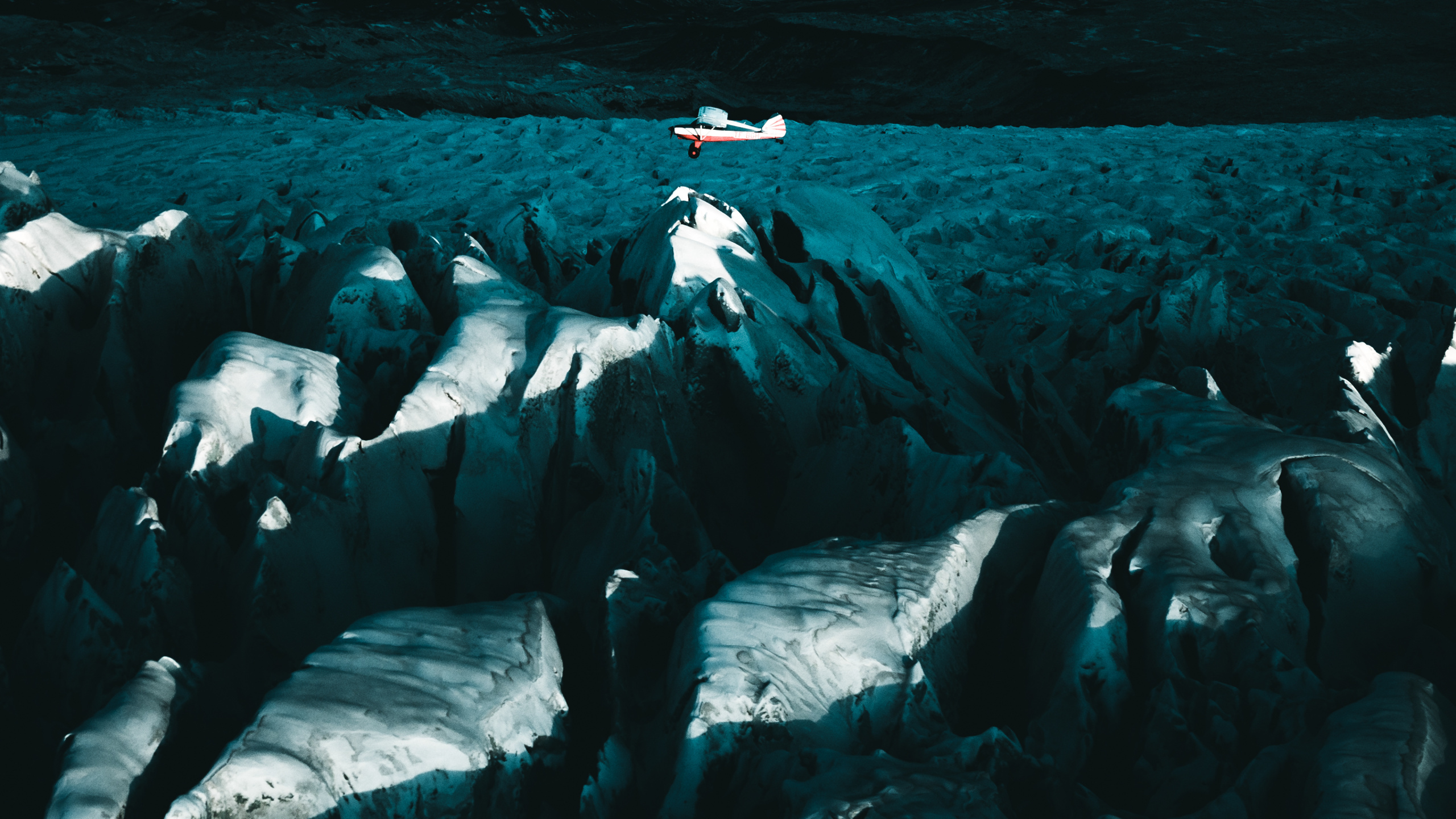 Обои вода, ледник, лед, ледяная форма, мир в разрешении 2560x1440