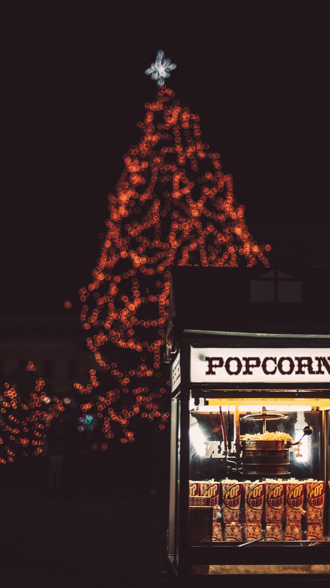 Обои дерево, елка, Рождество, Рождественские украшения, ночь в разрешении 1080x1920