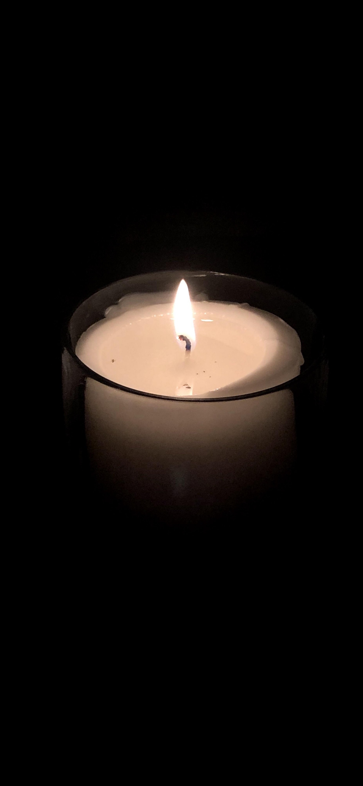 Обои свеча, свет, воск, пламя, огонь в разрешении 1242x2688