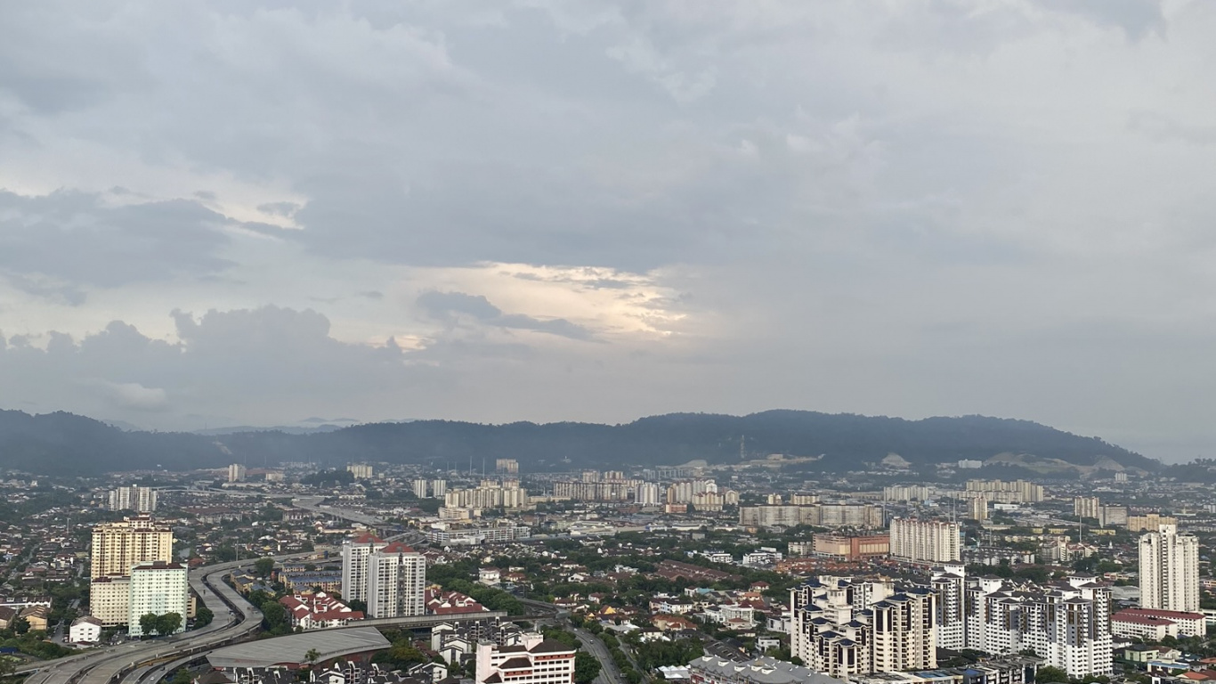 Обои жилой район, городской район, город, соседство, облако в разрешении 1366x768