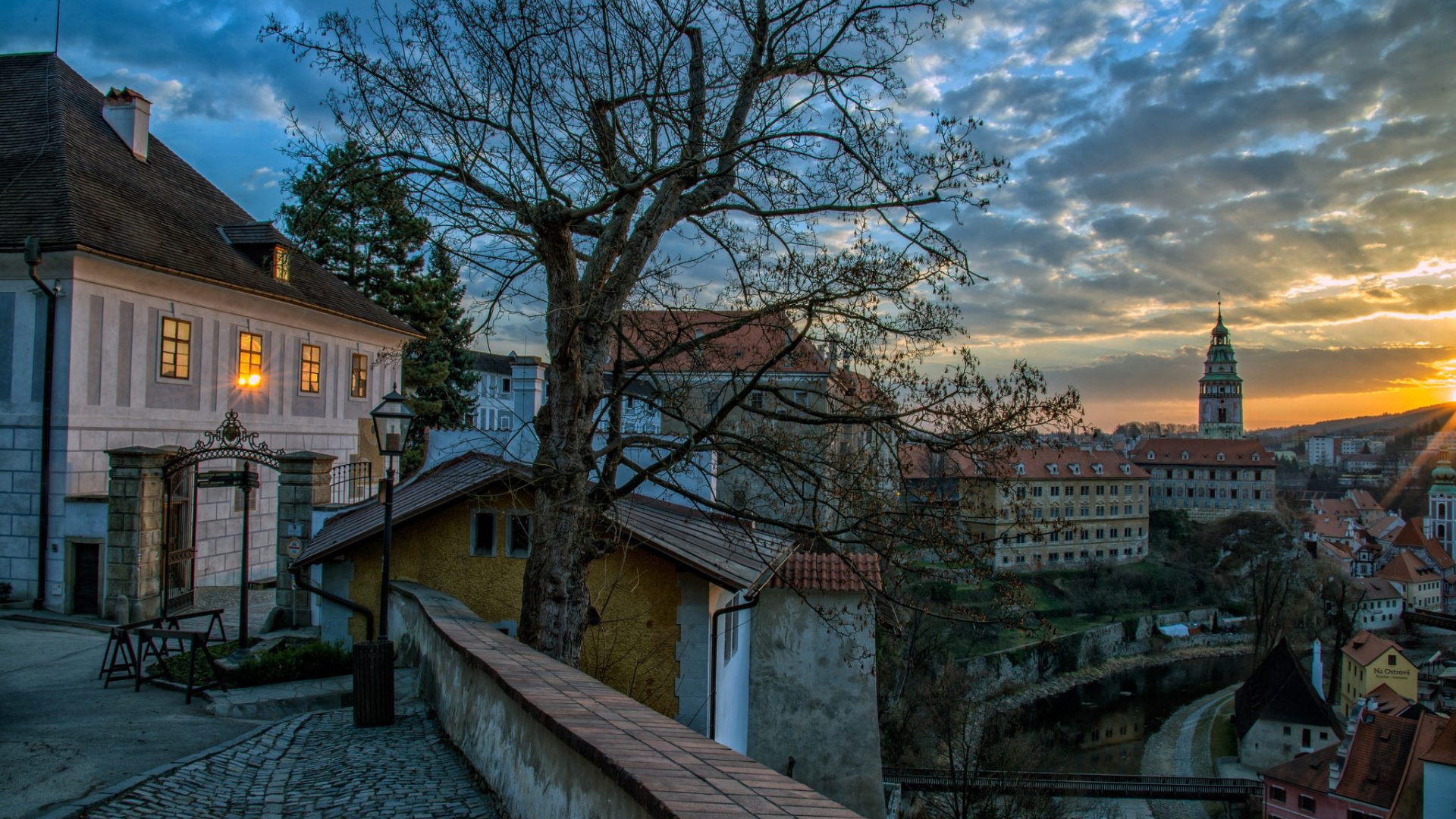 Обои городок, дерево, городской район, утро, вечер в разрешении 1920x1080
